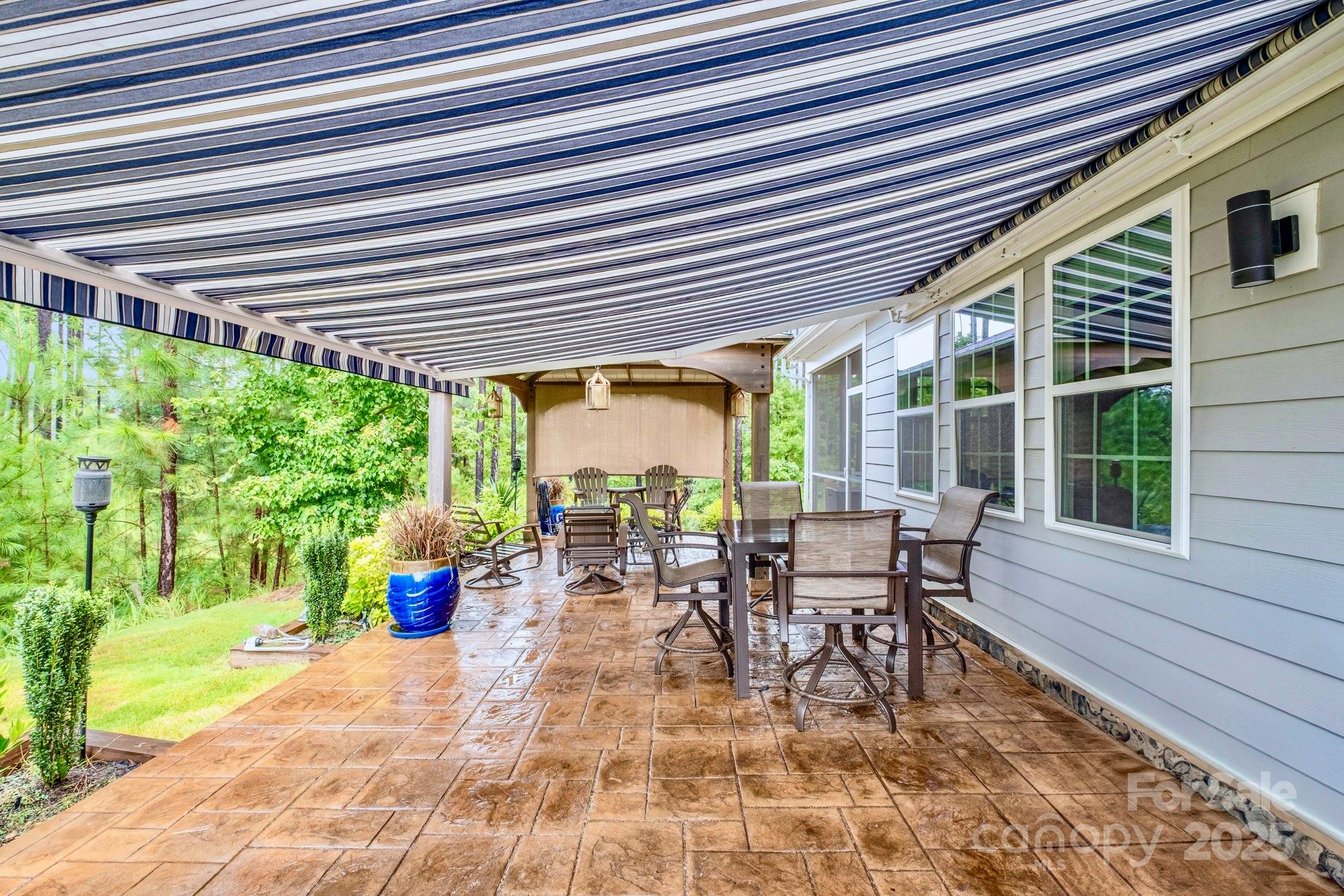 Imagery On Mtn Island - Residential