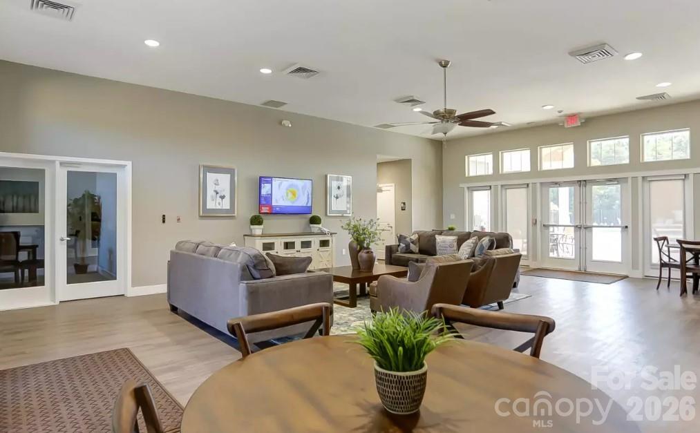 Robinson Oaks - Residential