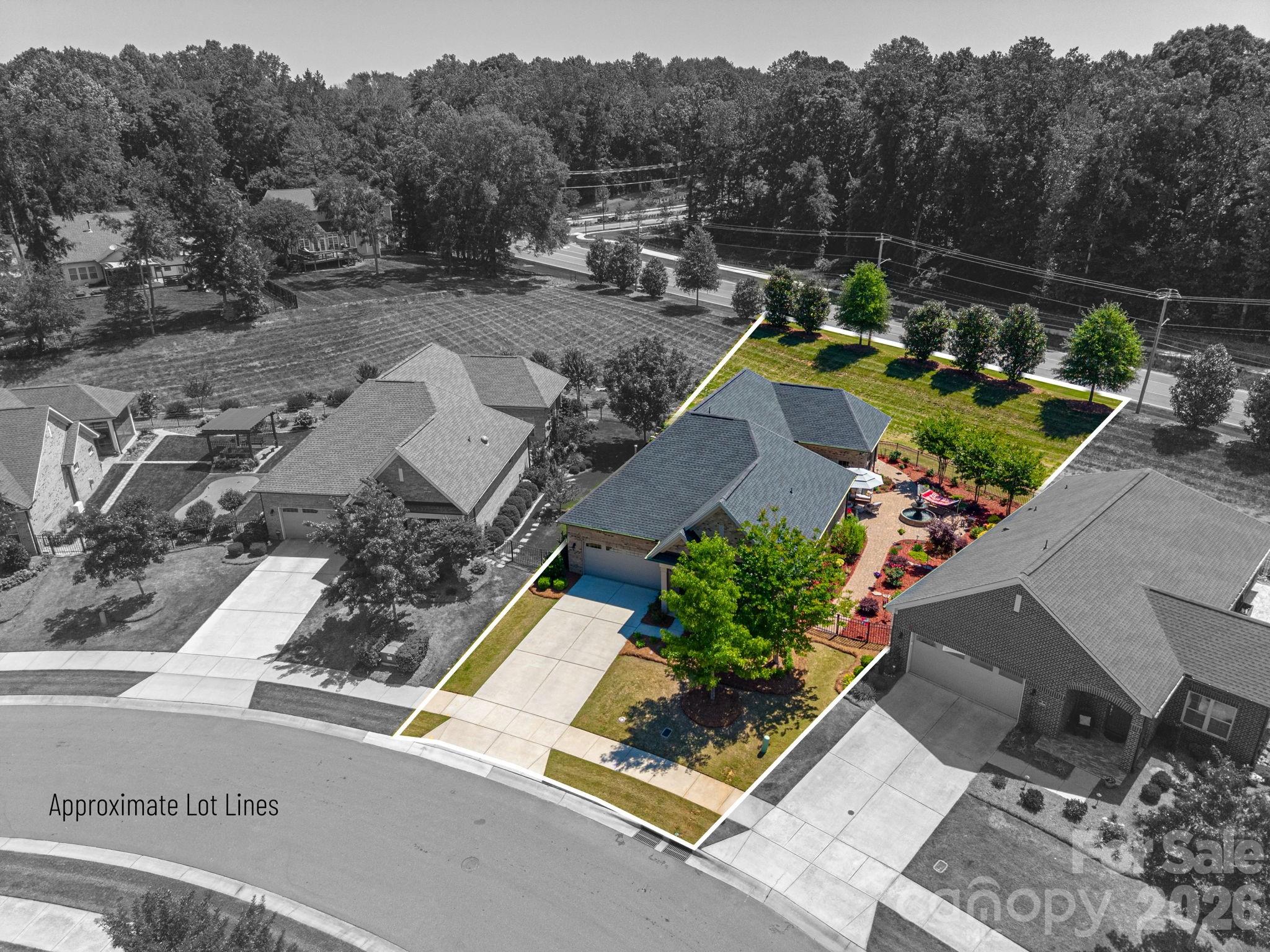 5228 Courtyard Lane