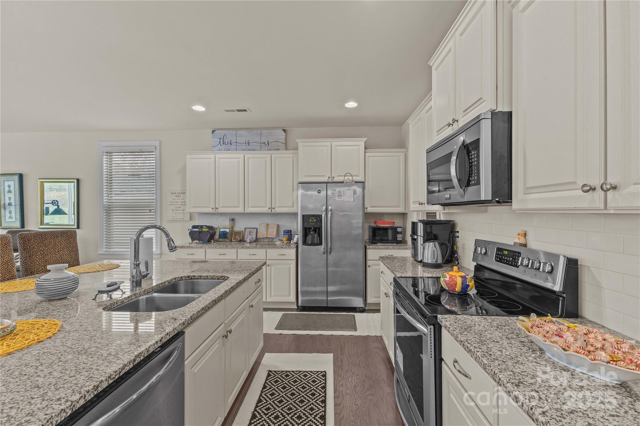 Johnson Manor - Residential