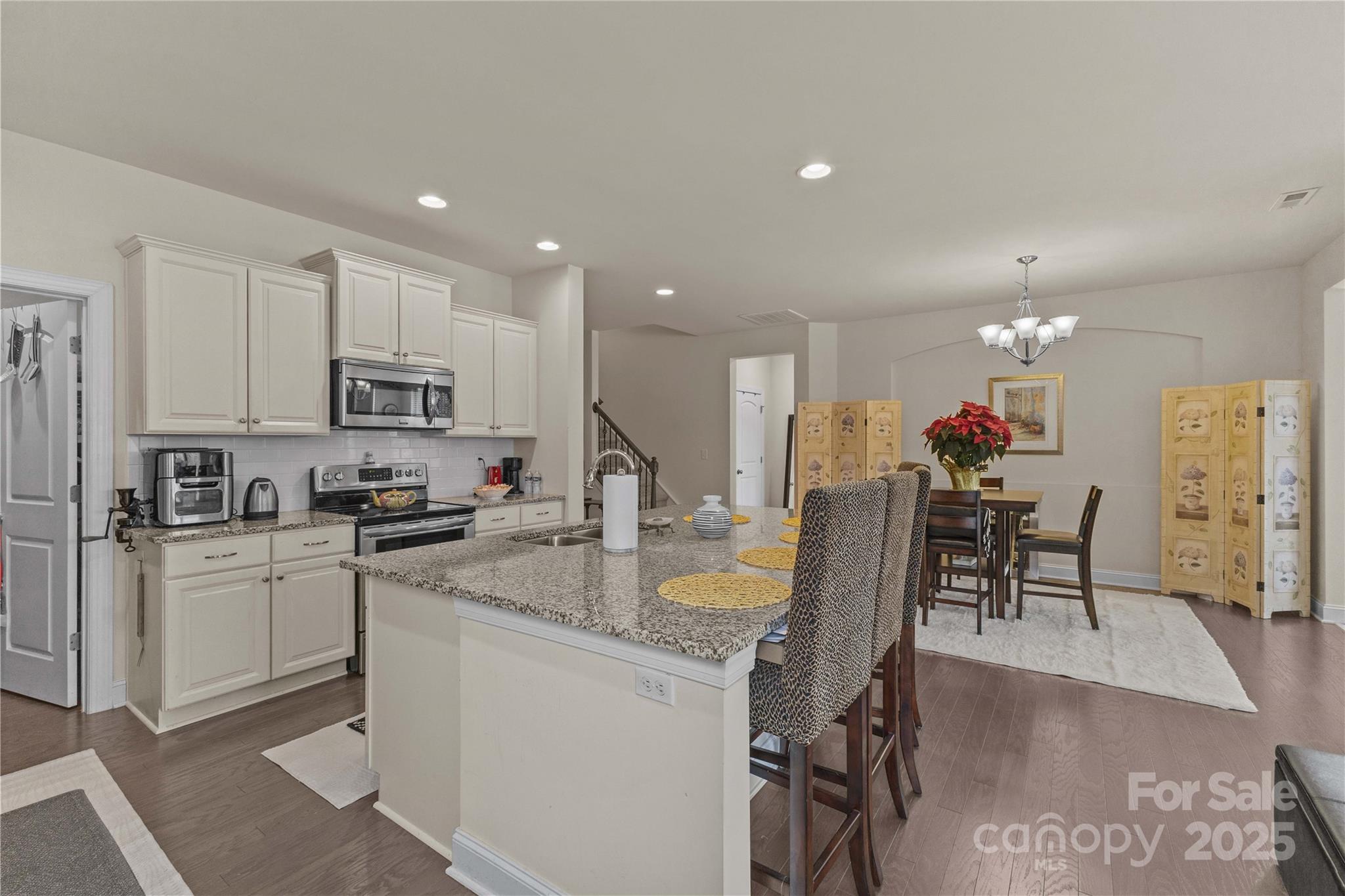 Johnson Manor - Residential