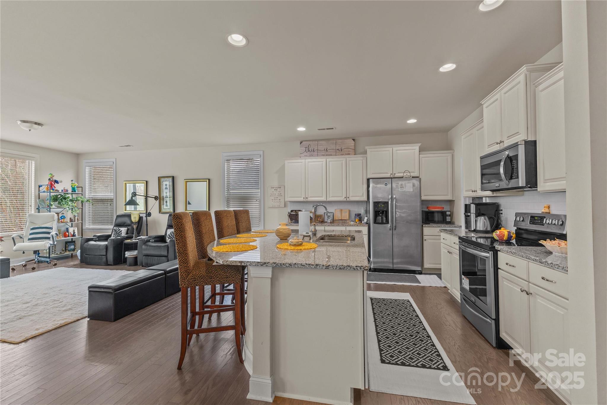 Johnson Manor - Residential