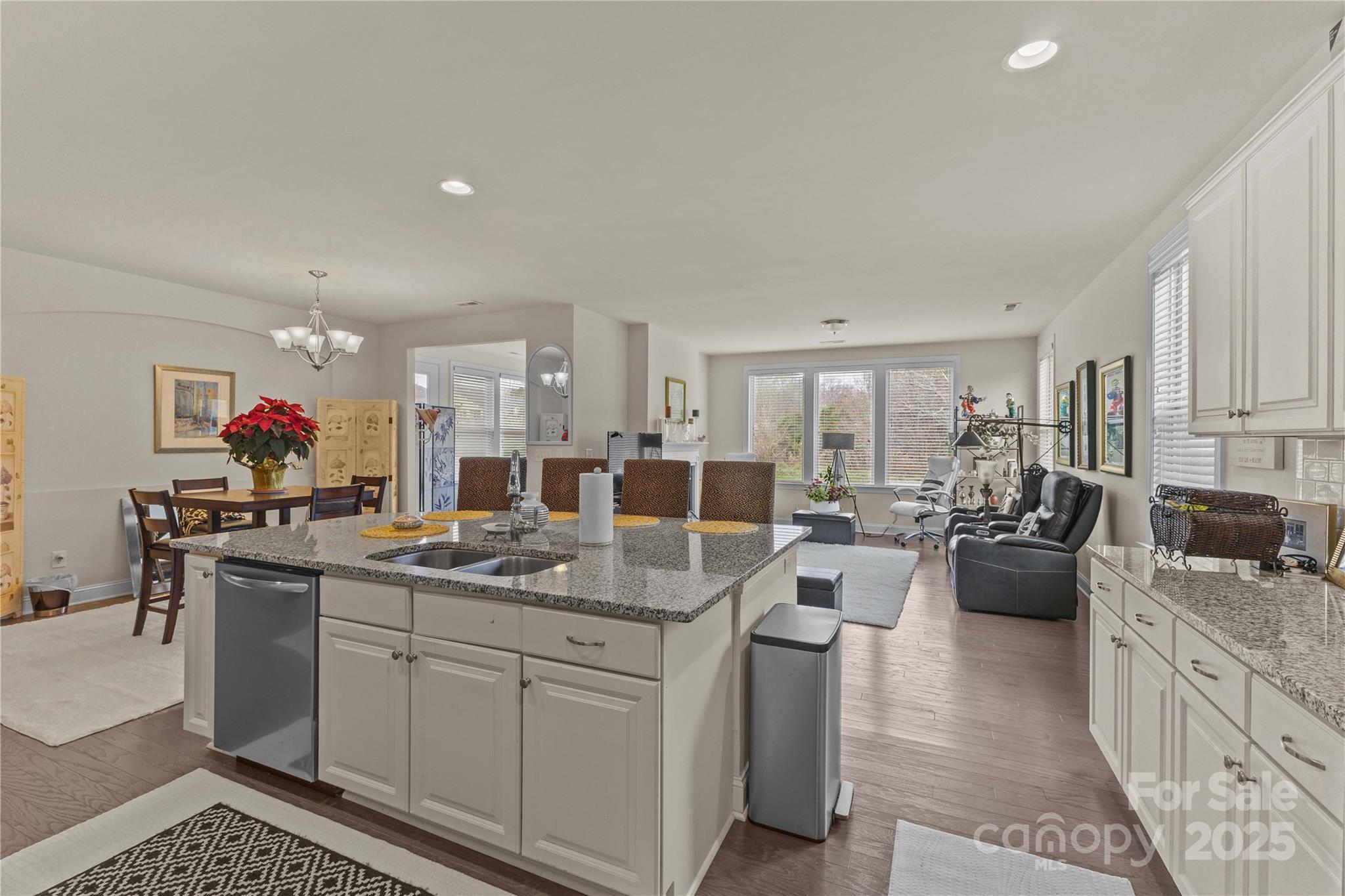 Johnson Manor - Residential