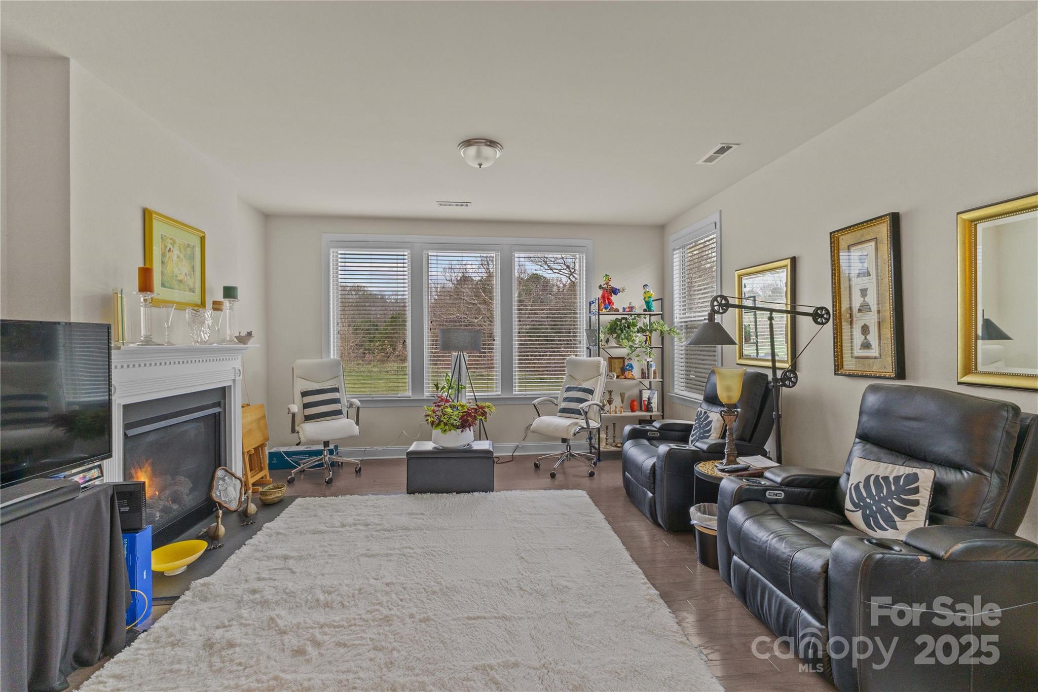 Johnson Manor - Residential