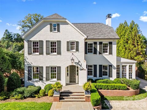 Photo of 1438 Queens Road W, Charlotte, NC 28207 (MLS # 4345945)