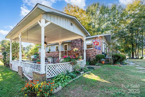 Photo of 1003 Robinhood Lane, Kannapolis, NC 28081 (MLS # 4306527)