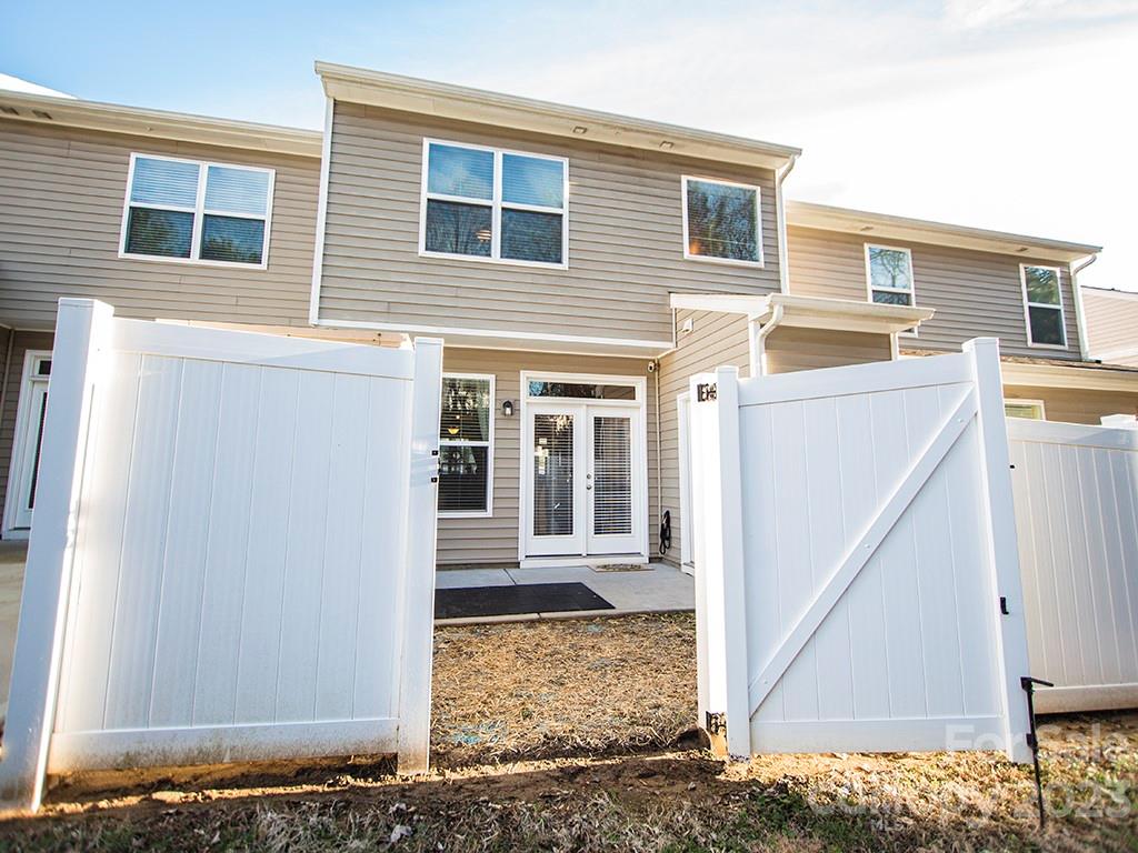 The Mews at Laurel Valley - Residential