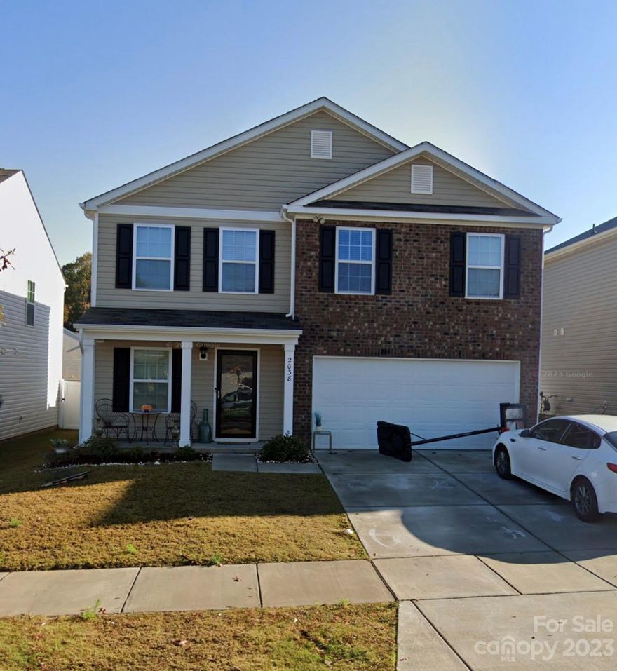 Beautiful house in excellent condition. Granite countertops. Upstairs laundry. Master bedroom with vaulted ceiling and plenty of space and big walk in closet. Must see