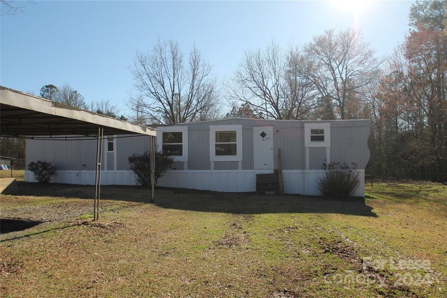 Single Wide Trailer Located in the Country off of McConnells Hwy, 2 Bedrooms, 1 Bathroom, Living Room, Eat In Kitchen with Range, Refrigerator. Laundry with Washer/Dryer (Not Warrantied). Back Deck. Single Family Only.
No Smoking/No Vaping. No Pets. Maximum Occupants 1.
Viewing appointments will only be scheduled with approved applicants. Approximate availability date is 12/01/2024. (This date is not guaranteed and subject to change.)