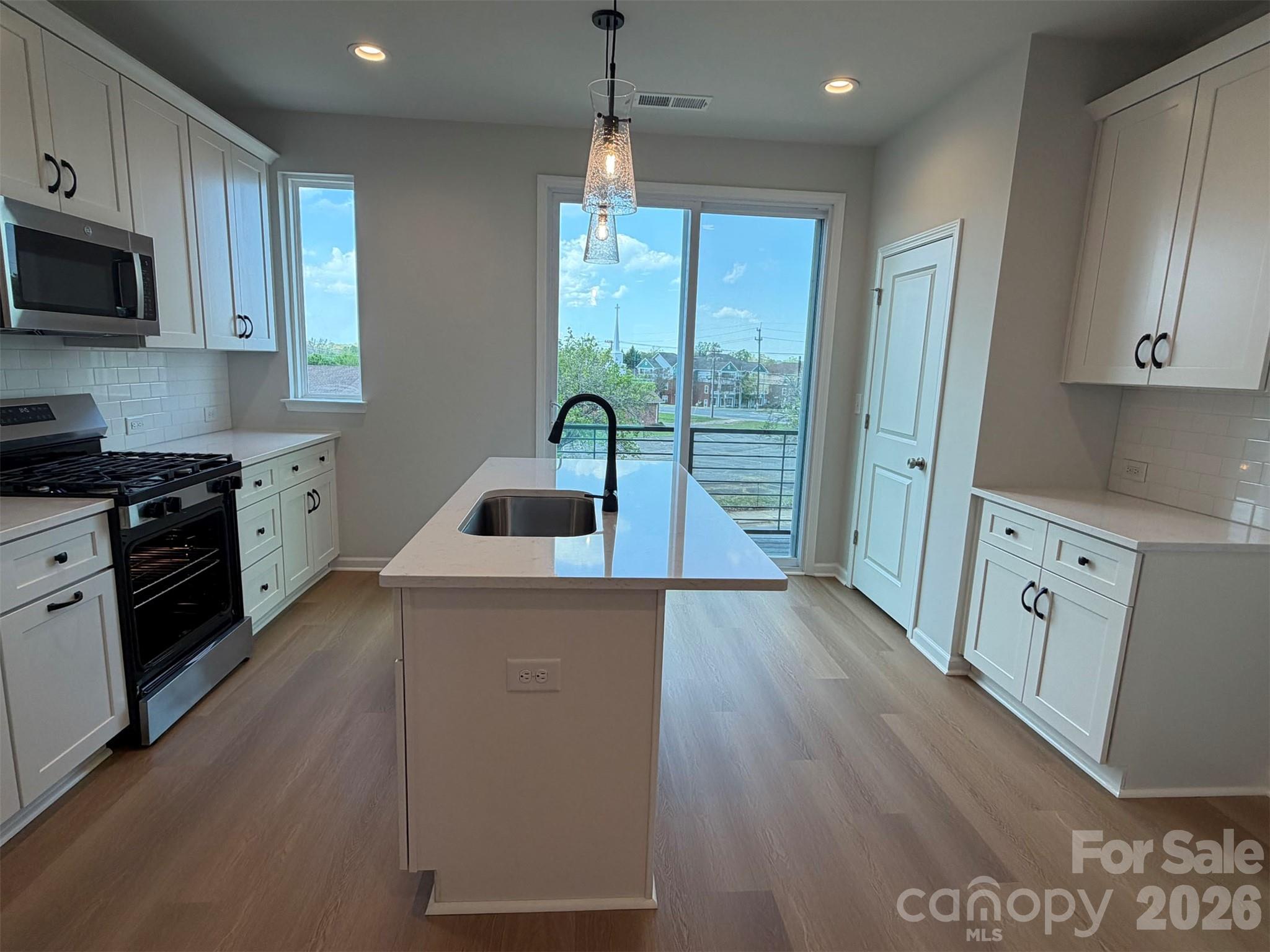 1618 Spring Street EQX1875