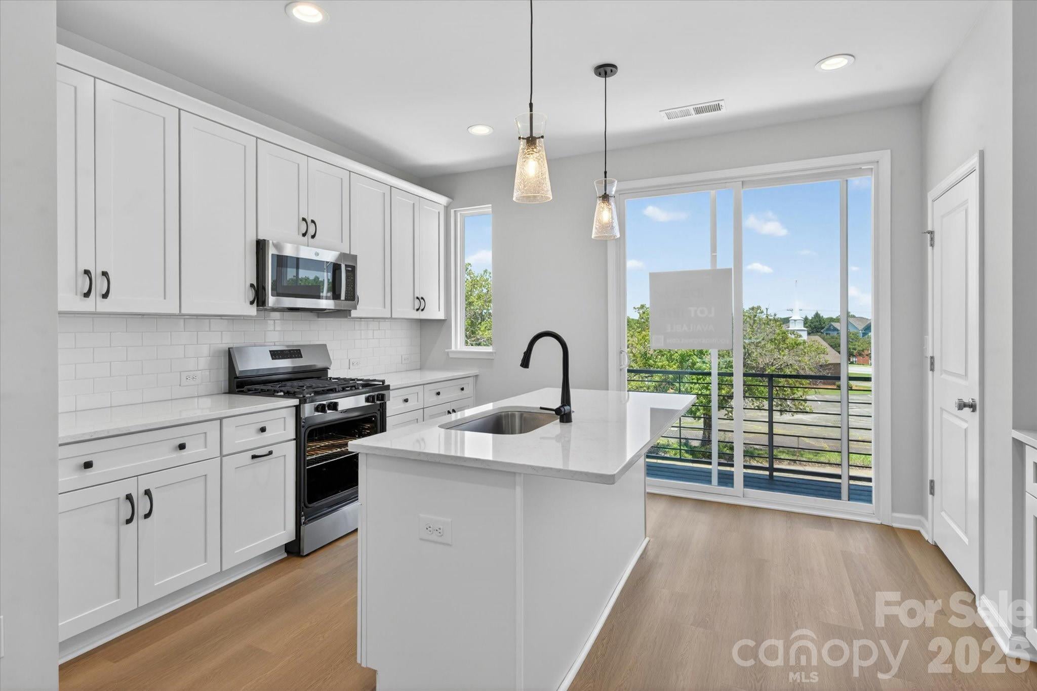 1618 Spring Street EQX1875