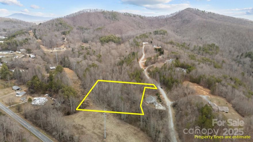 Beautiful 3-acre lot in the desirable Glenwood area, ready for your dream home! Enjoy this gently sloping, wooded lot in a peaceful & private setting. The community features beautiful homes with wooded buffers for added privacy. Deeded restrictions require a 1,600 sq. ft. minimum build—site-built homes only (no mobile or modular). No HOA dues, just a $180/yr road maintenance fee. A well and septic are needed; underground utilities are available.
Located near I-40 & US-221, offering quick access to Marion, Asheville, Morganton, and Hickory. Don’t miss this prime opportunity!