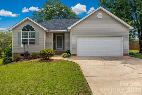 Photo of 808 Chipmeadow Lane, York, SC 29745 (MLS # 4401341)