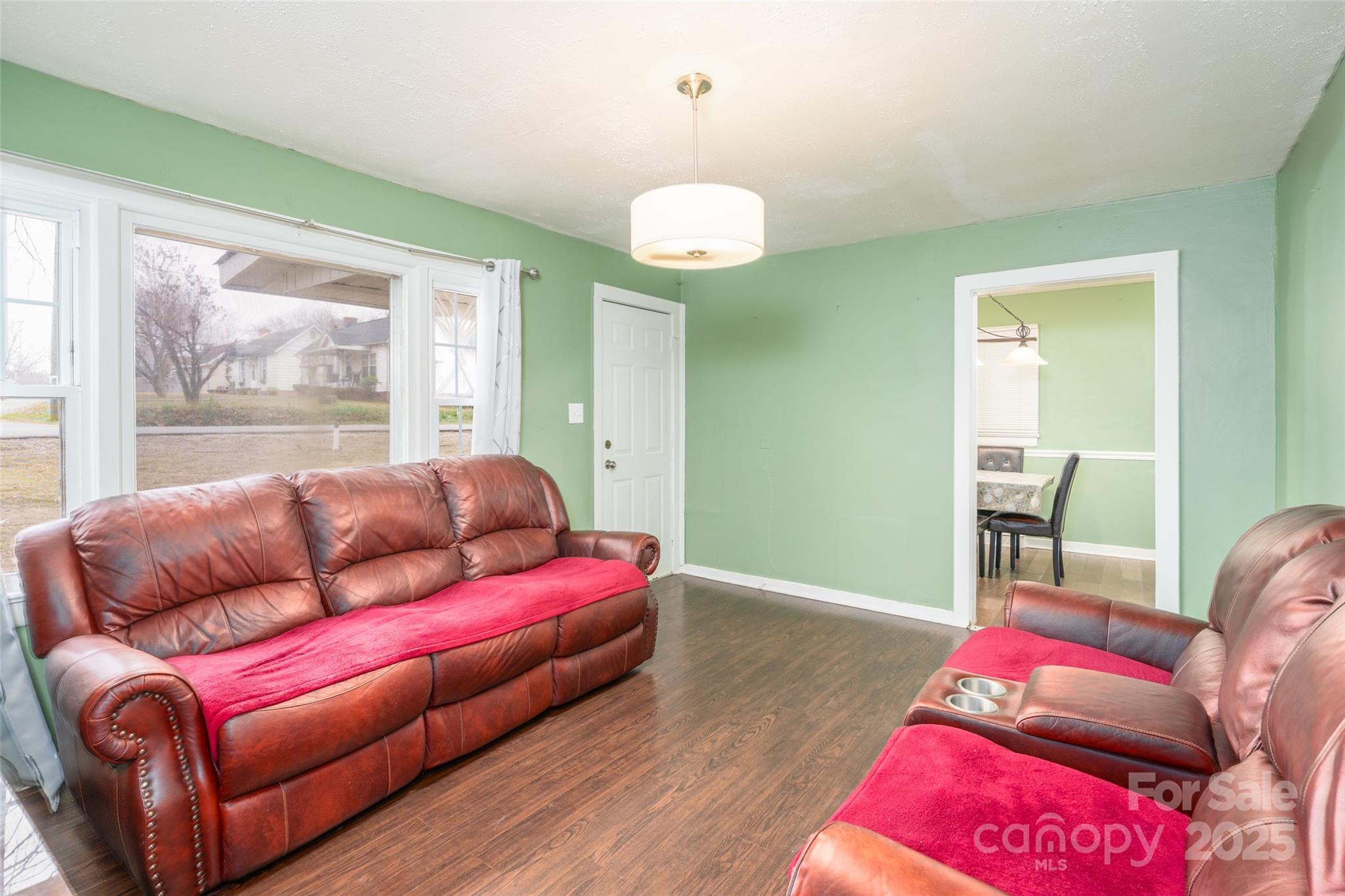 2703 Glendale Avenue