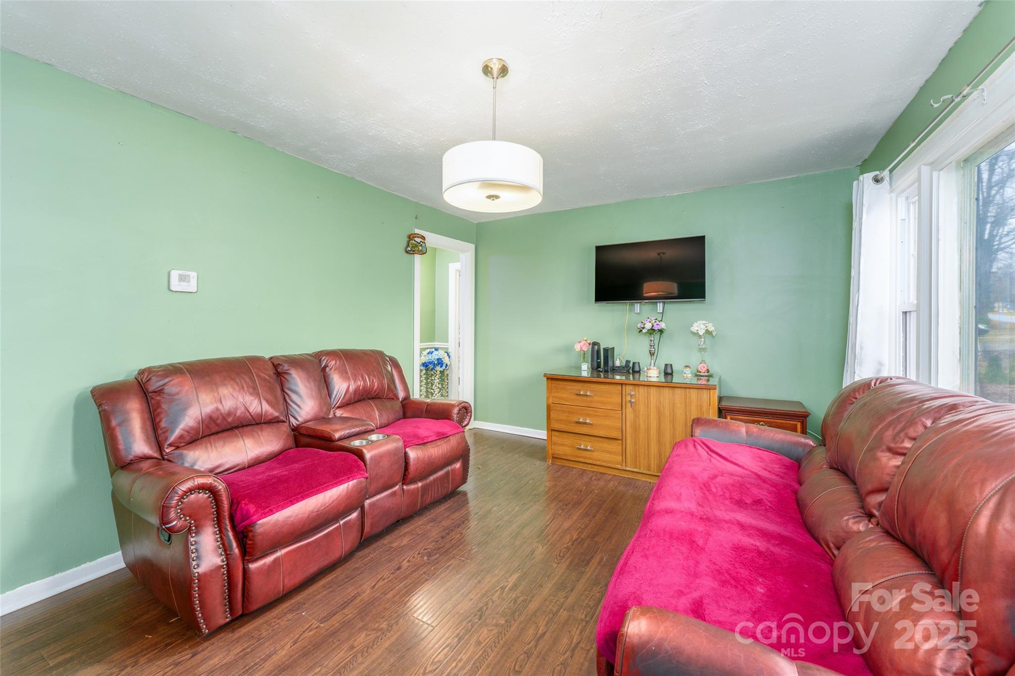 2703 Glendale Avenue