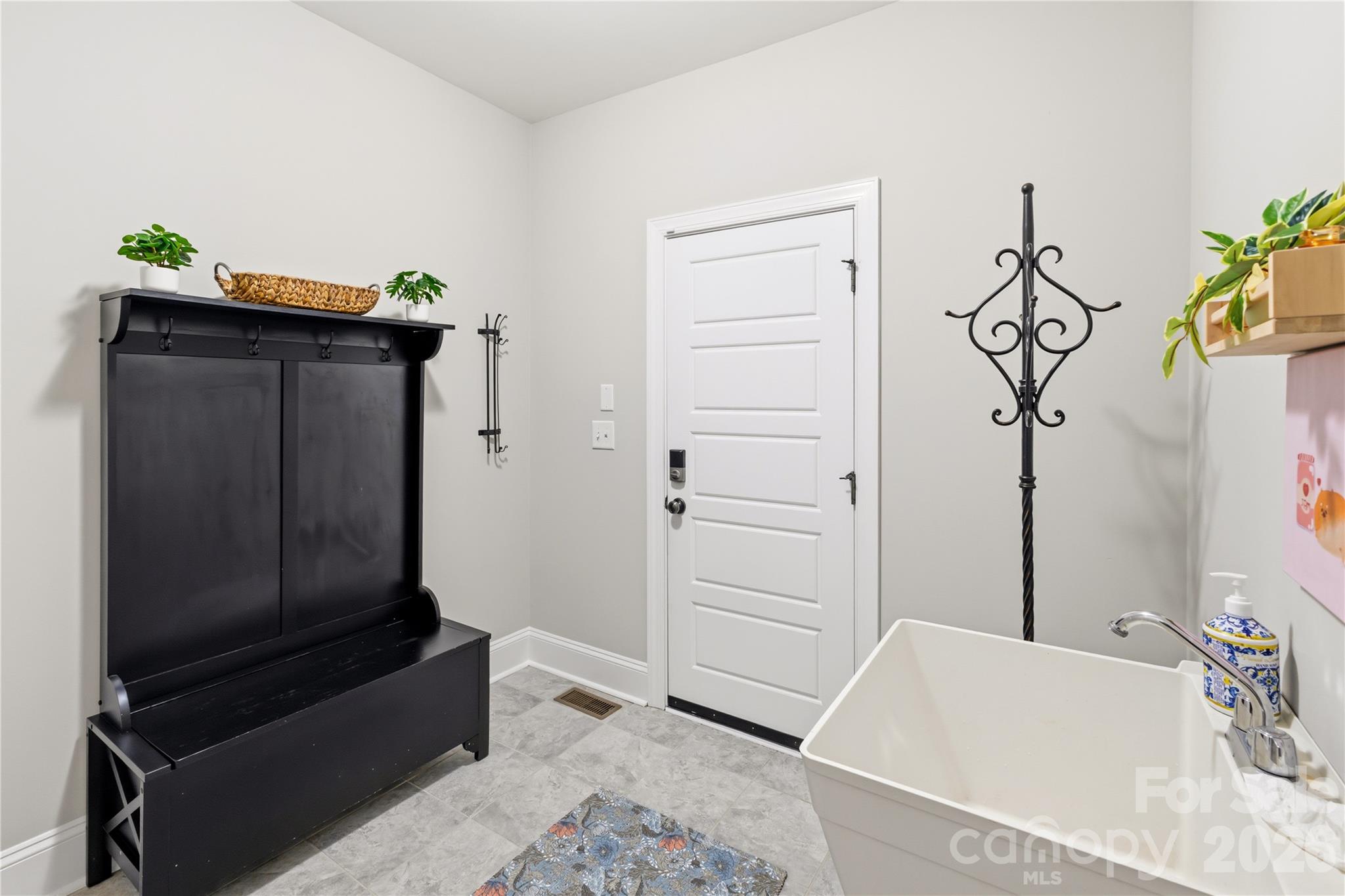 Hollister - Residential