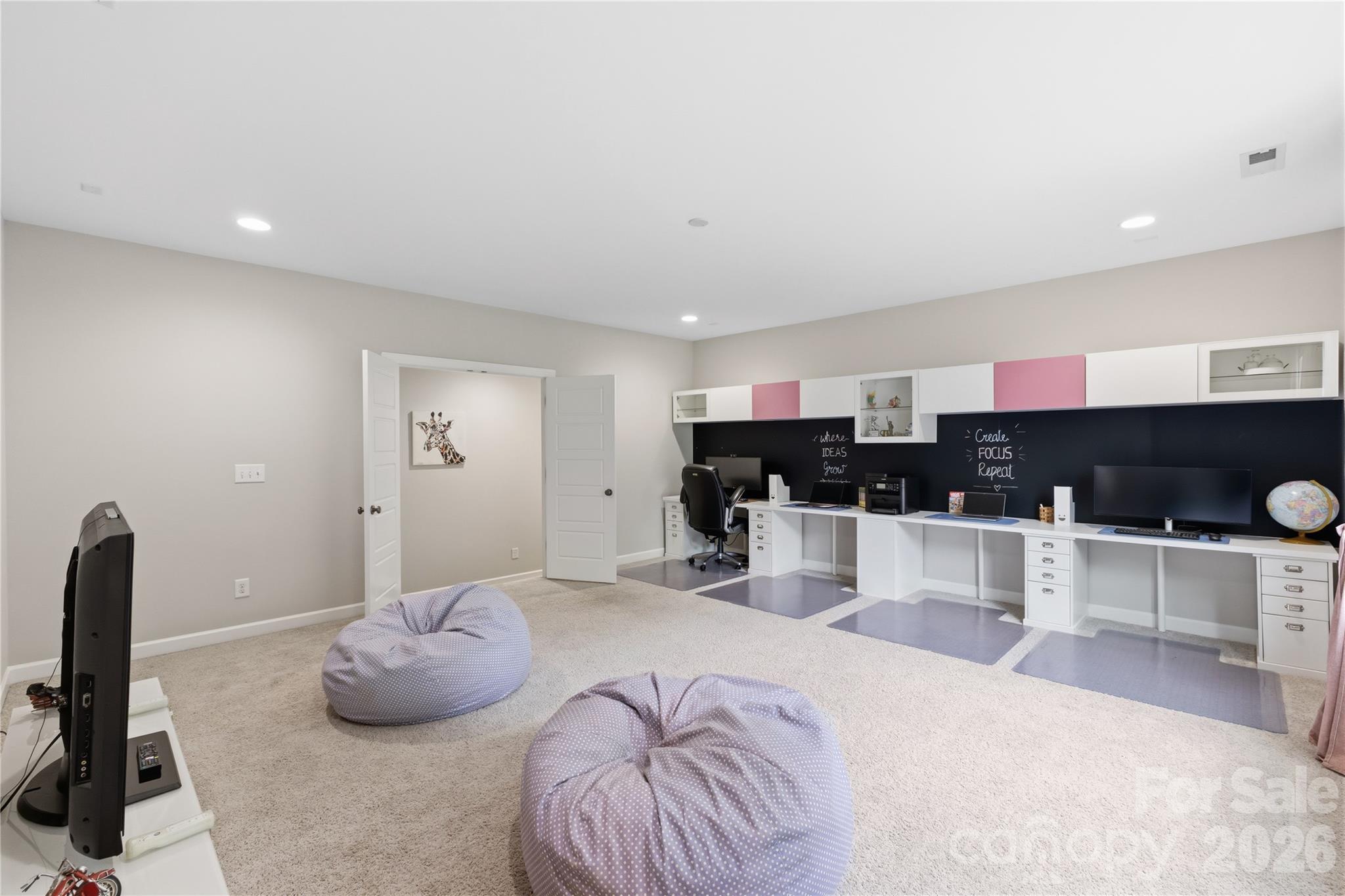 Hollister - Residential