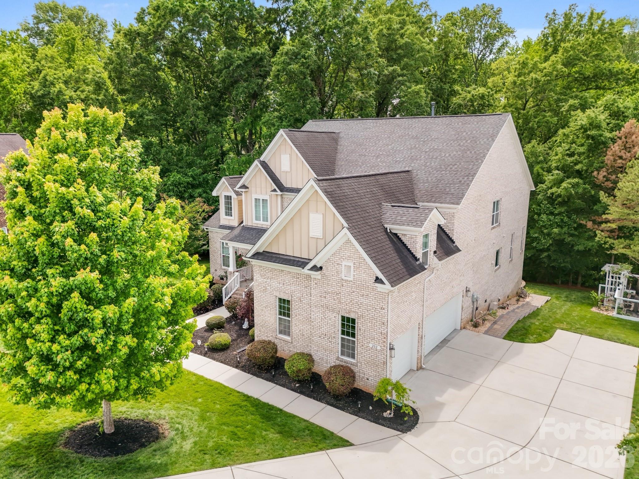 Hollister - Residential