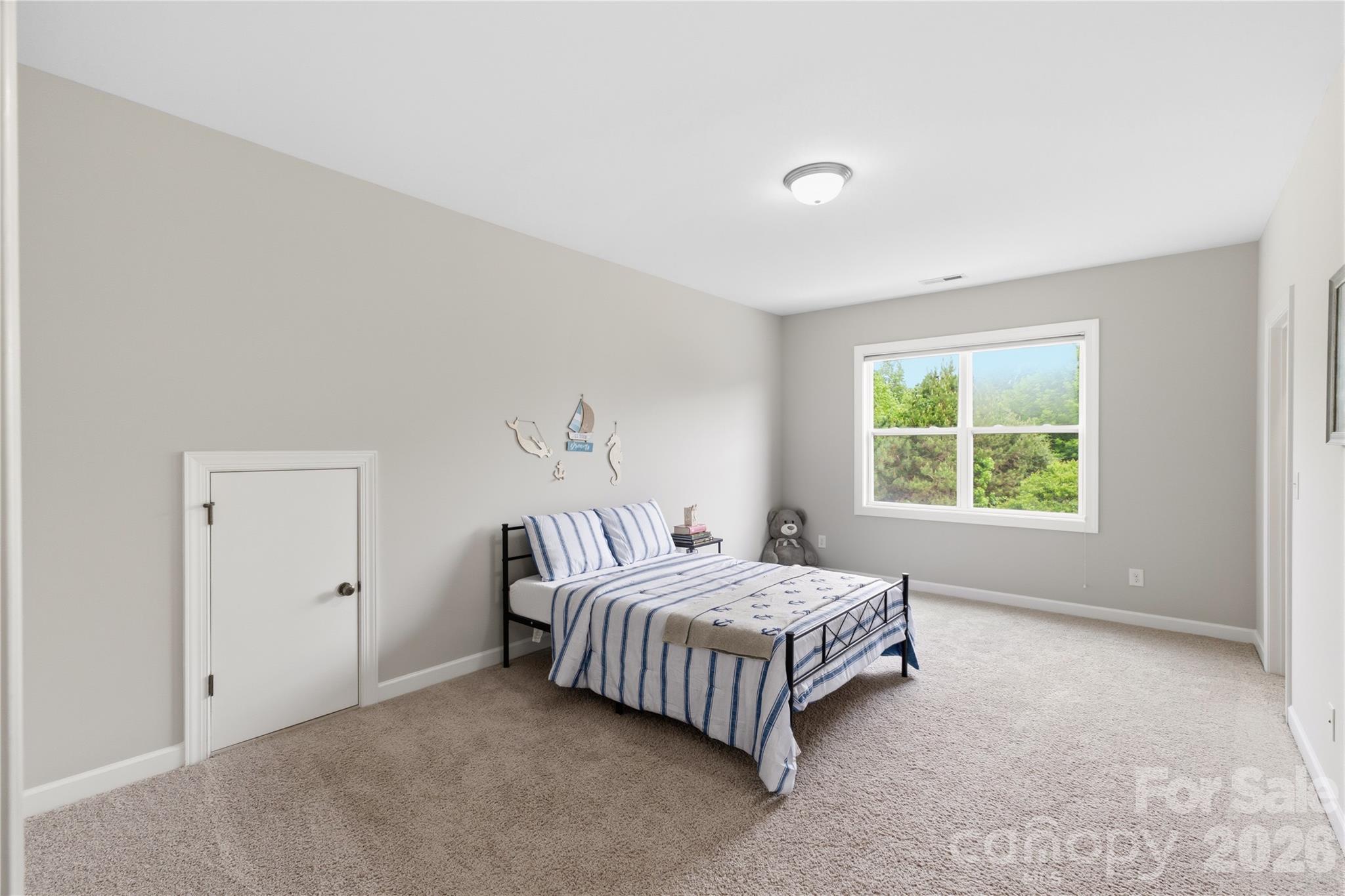 Hollister - Residential