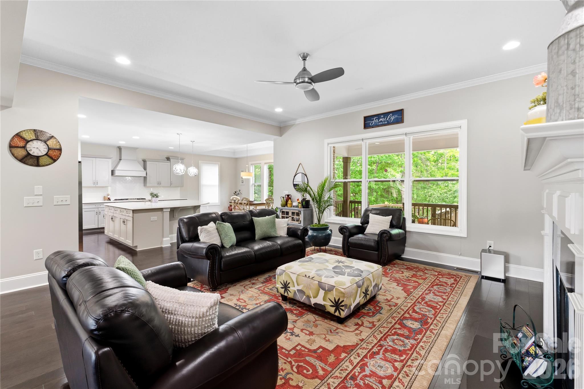 Hollister - Residential