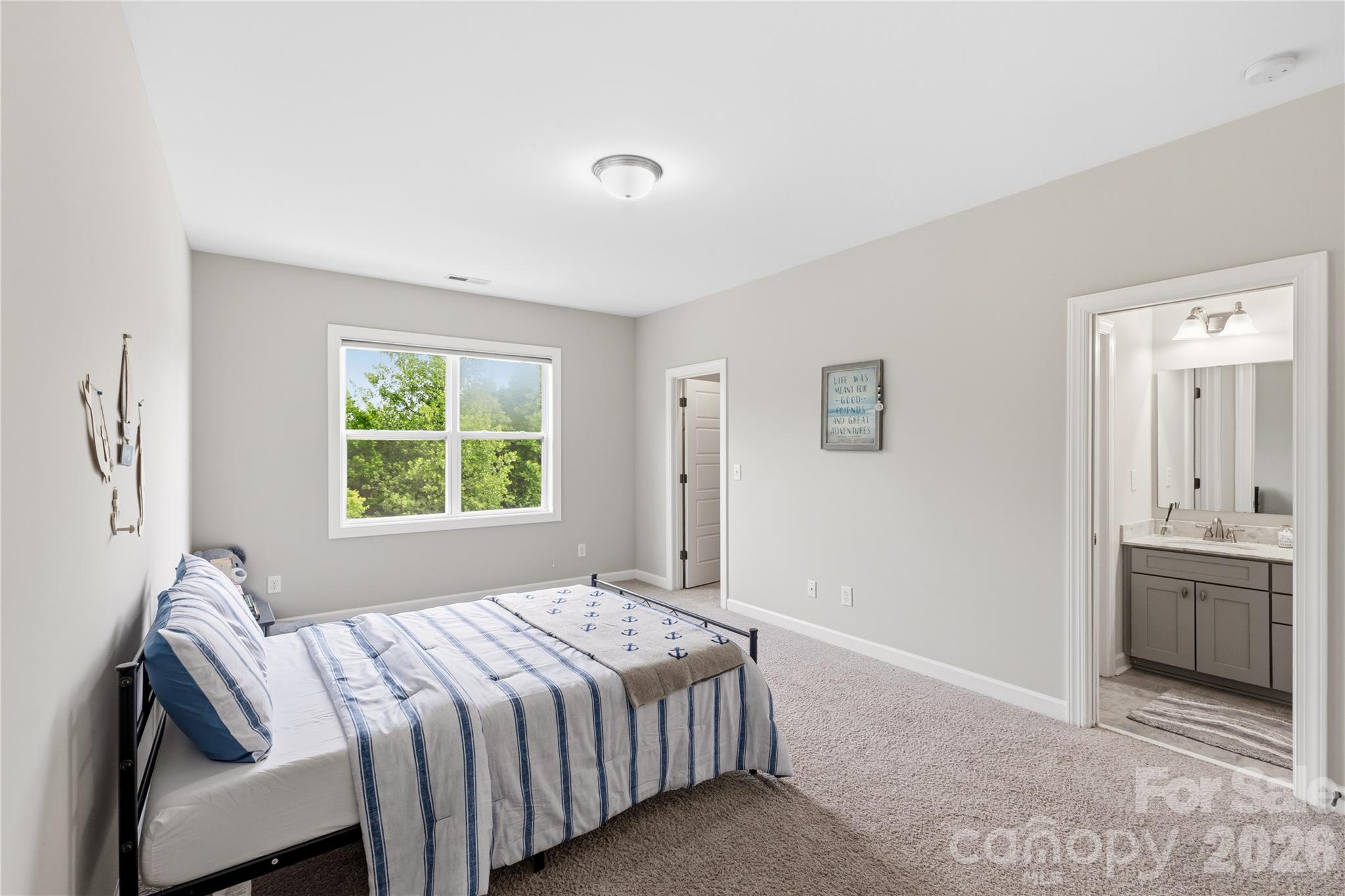 Hollister - Residential