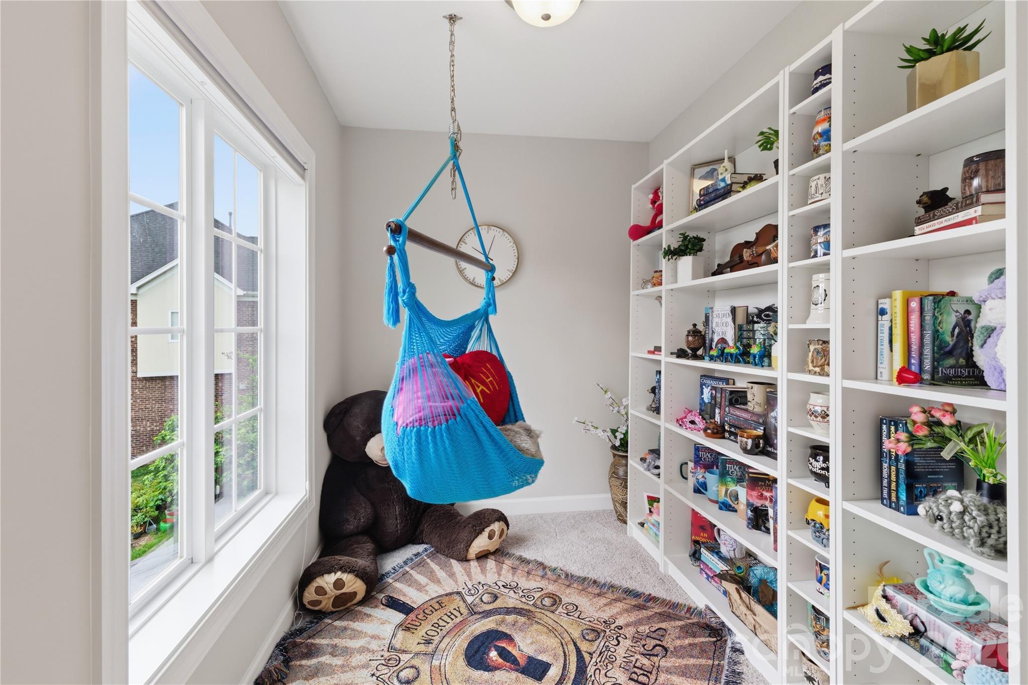 Hollister - Residential