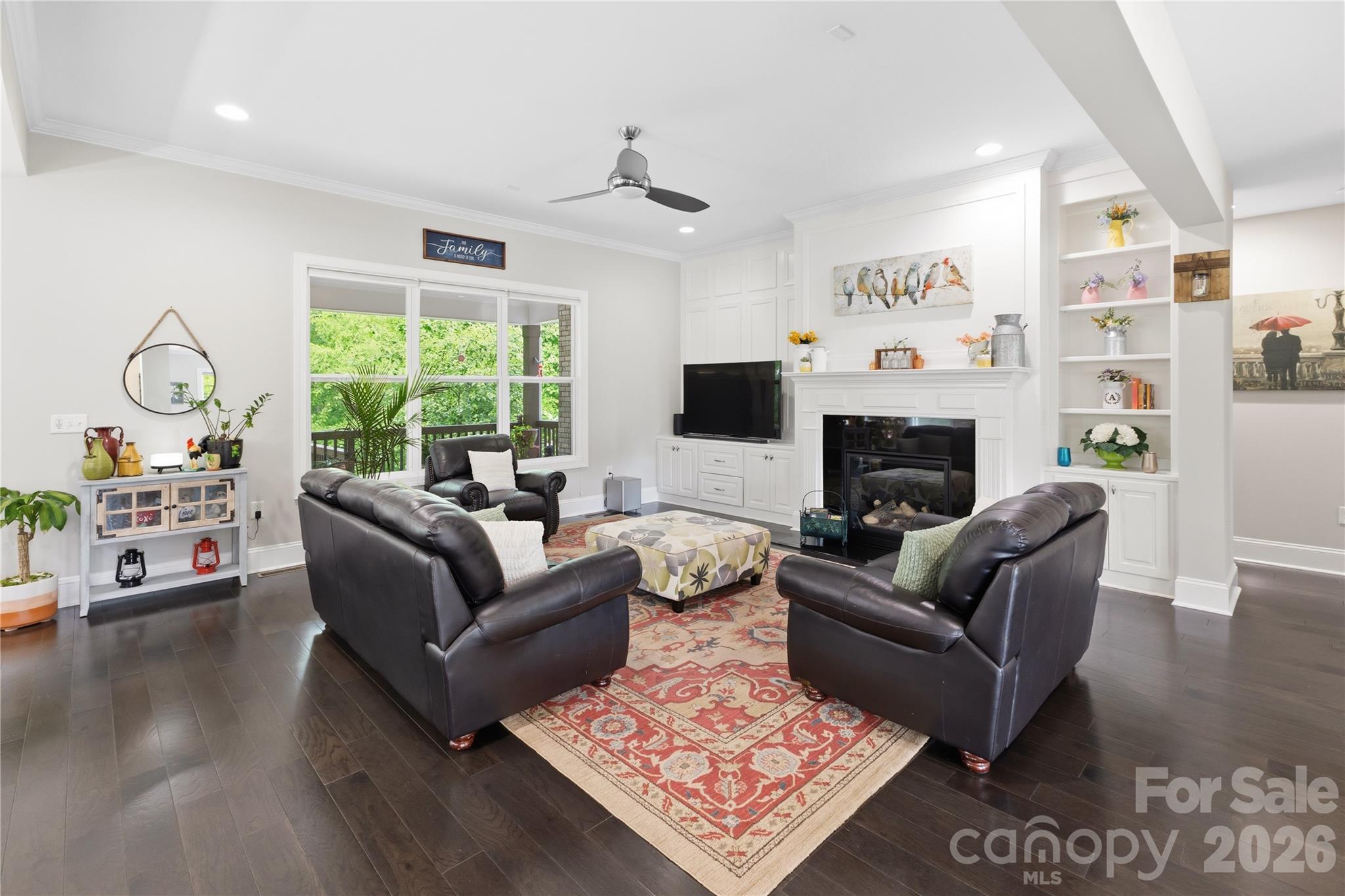 Hollister - Residential