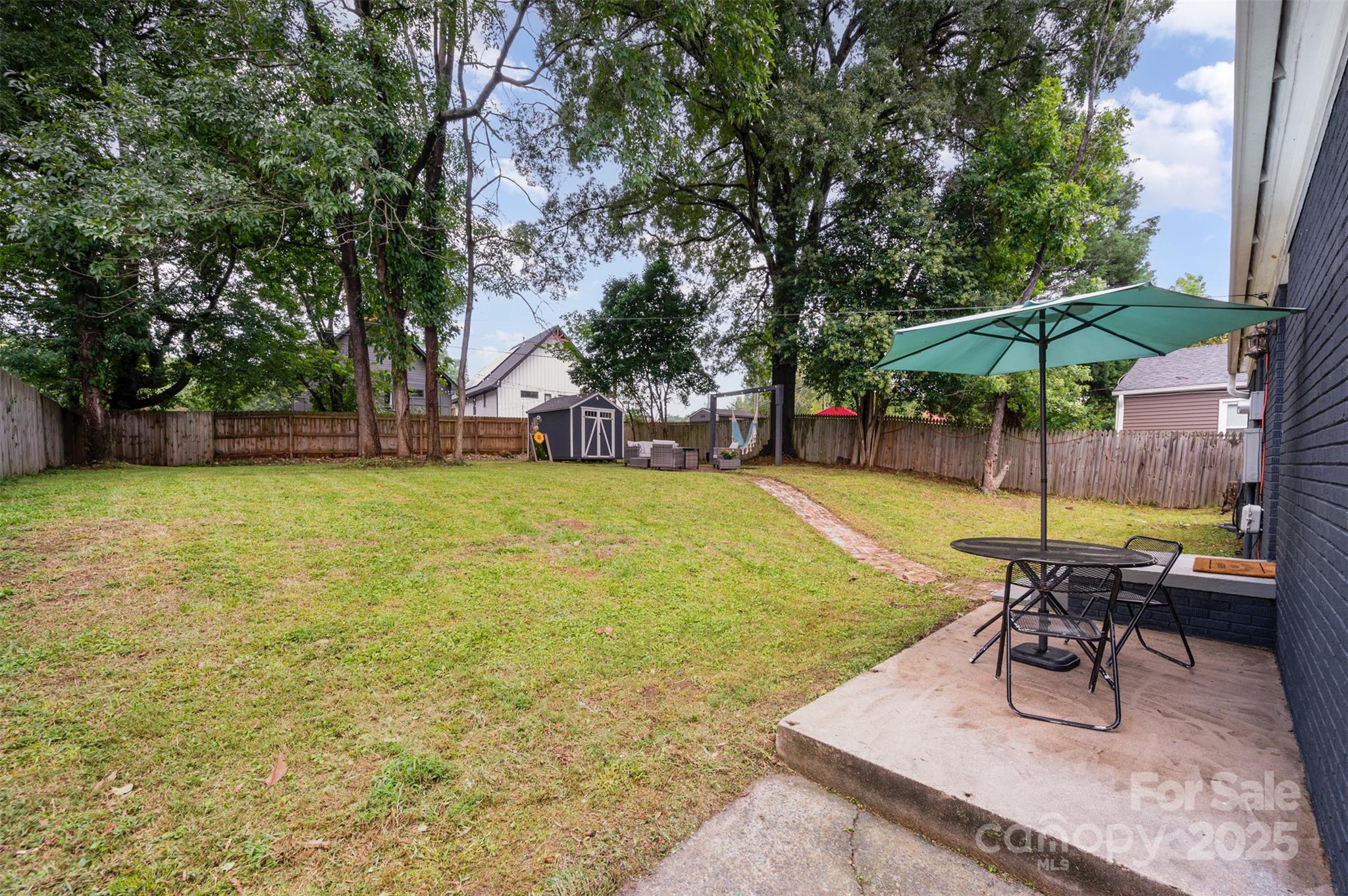 Charlotte, North Carolina 28205, United States, 2 Bedrooms Bedrooms, ,1 BathroomBathrooms,Residential,Active,191835