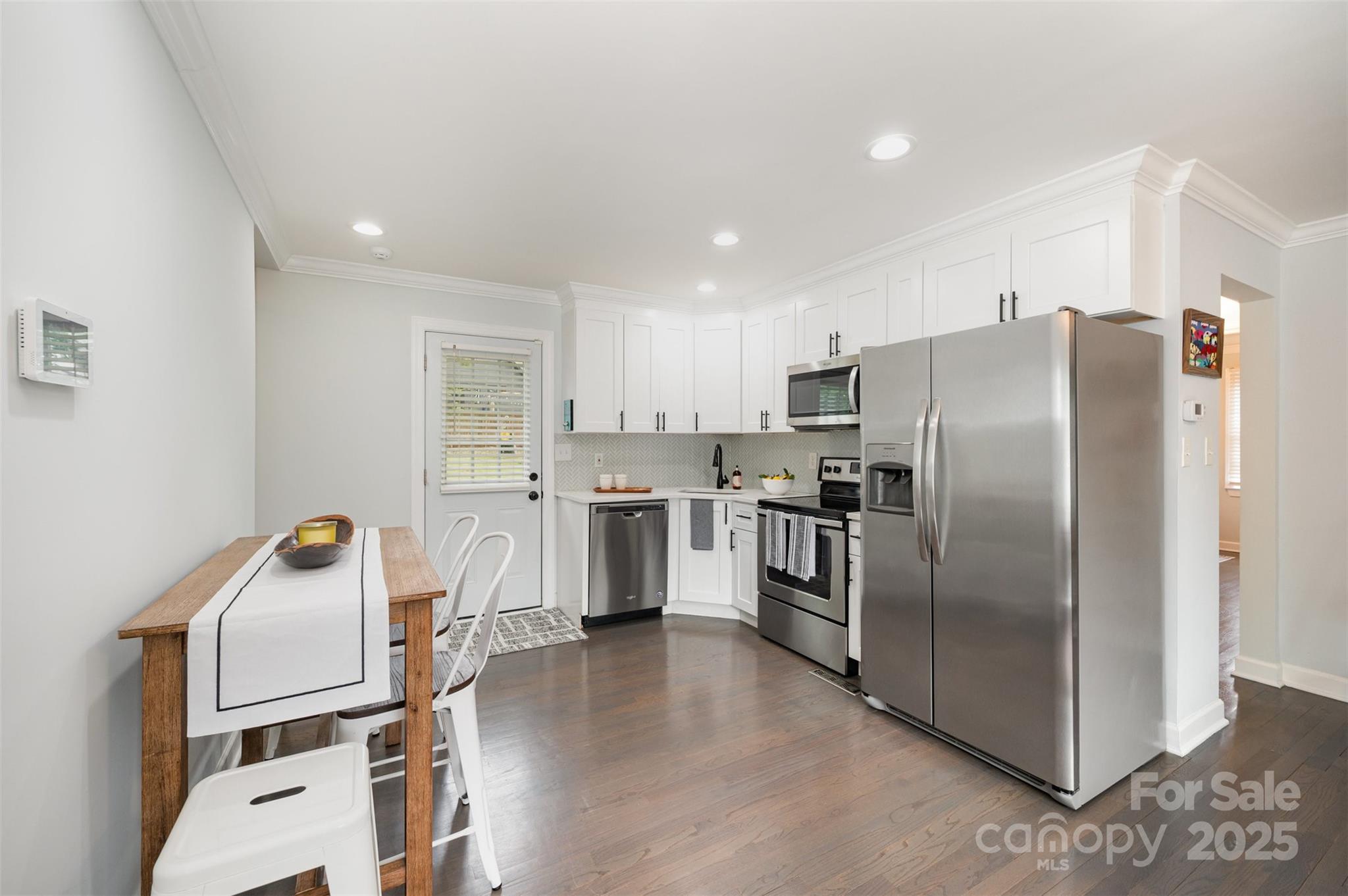 Charlotte, North Carolina 28205, United States, 2 Bedrooms Bedrooms, ,1 BathroomBathrooms,Residential,Active,191835