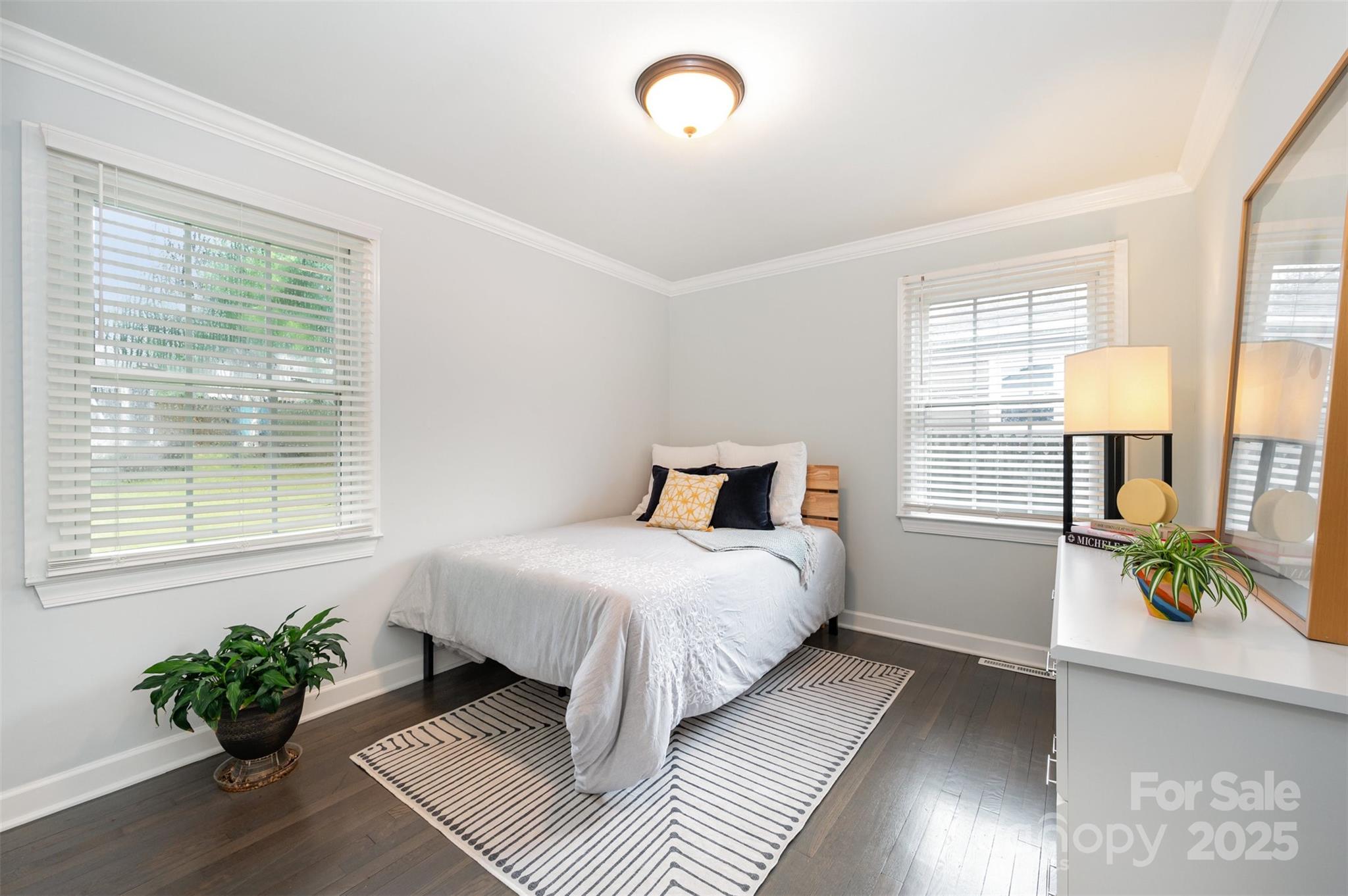 Charlotte, North Carolina 28205, United States, 2 Bedrooms Bedrooms, ,1 BathroomBathrooms,Residential,Active,191835