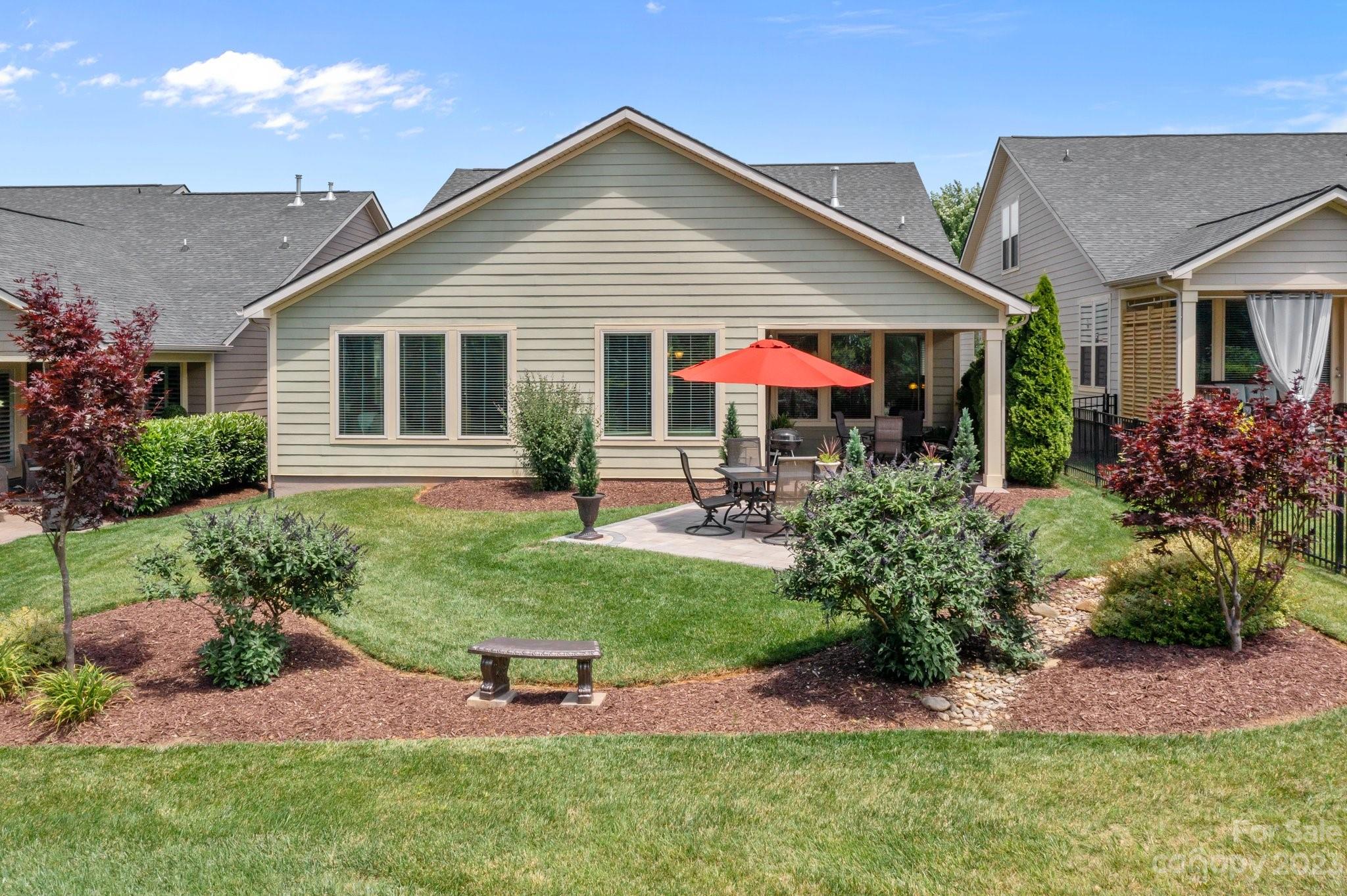 Johnson Manor - Residential