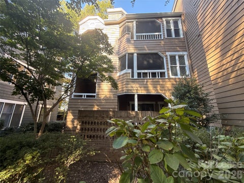 Photo of 413 W 8th Street #B1, Charlotte, NC 28202 (MLS # 4433096)