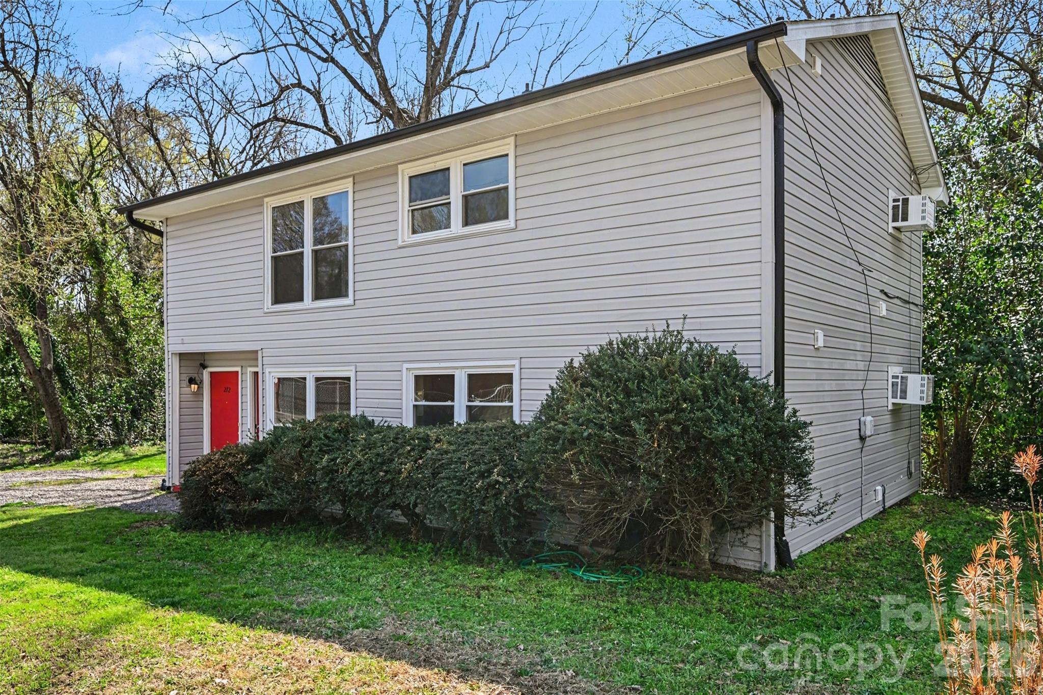 270/272 Spring Street SW