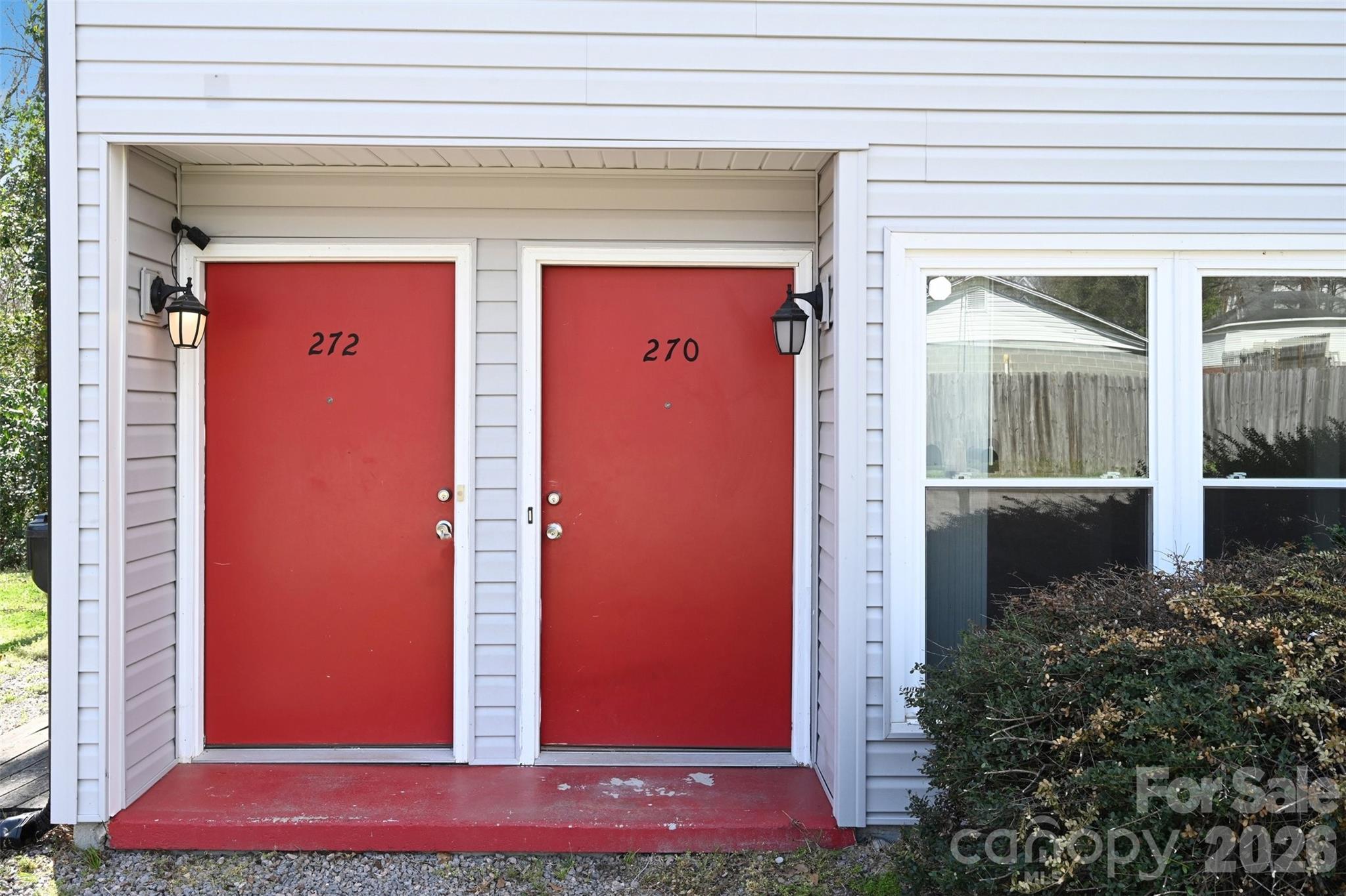 270/272 Spring Street SW