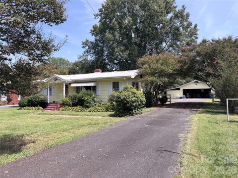 Photo of 100 Dallas Street, Huntersville, NC 28078 (MLS # 4420147)