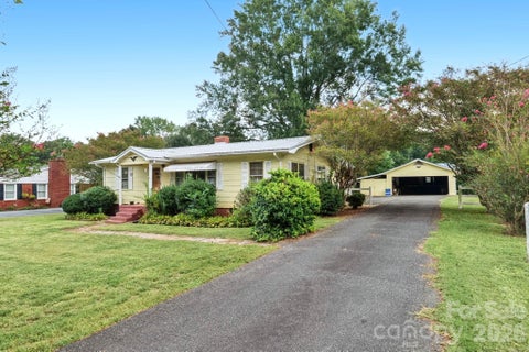 Photo of 100 Dallas Street, Huntersville, NC 28078 (MLS # 4420147)