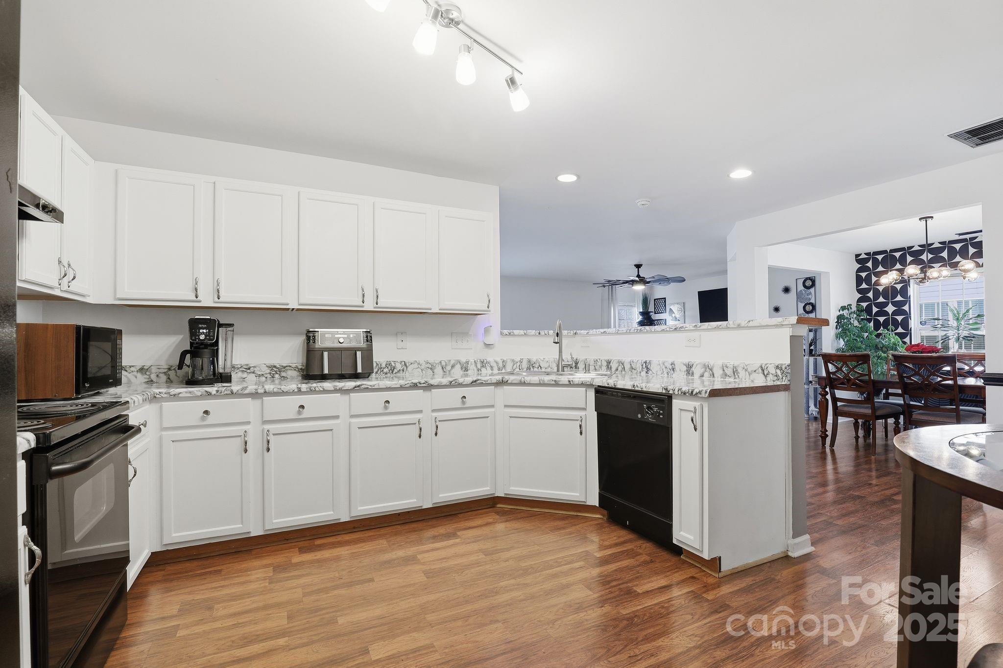 Sunset Oaks - Residential