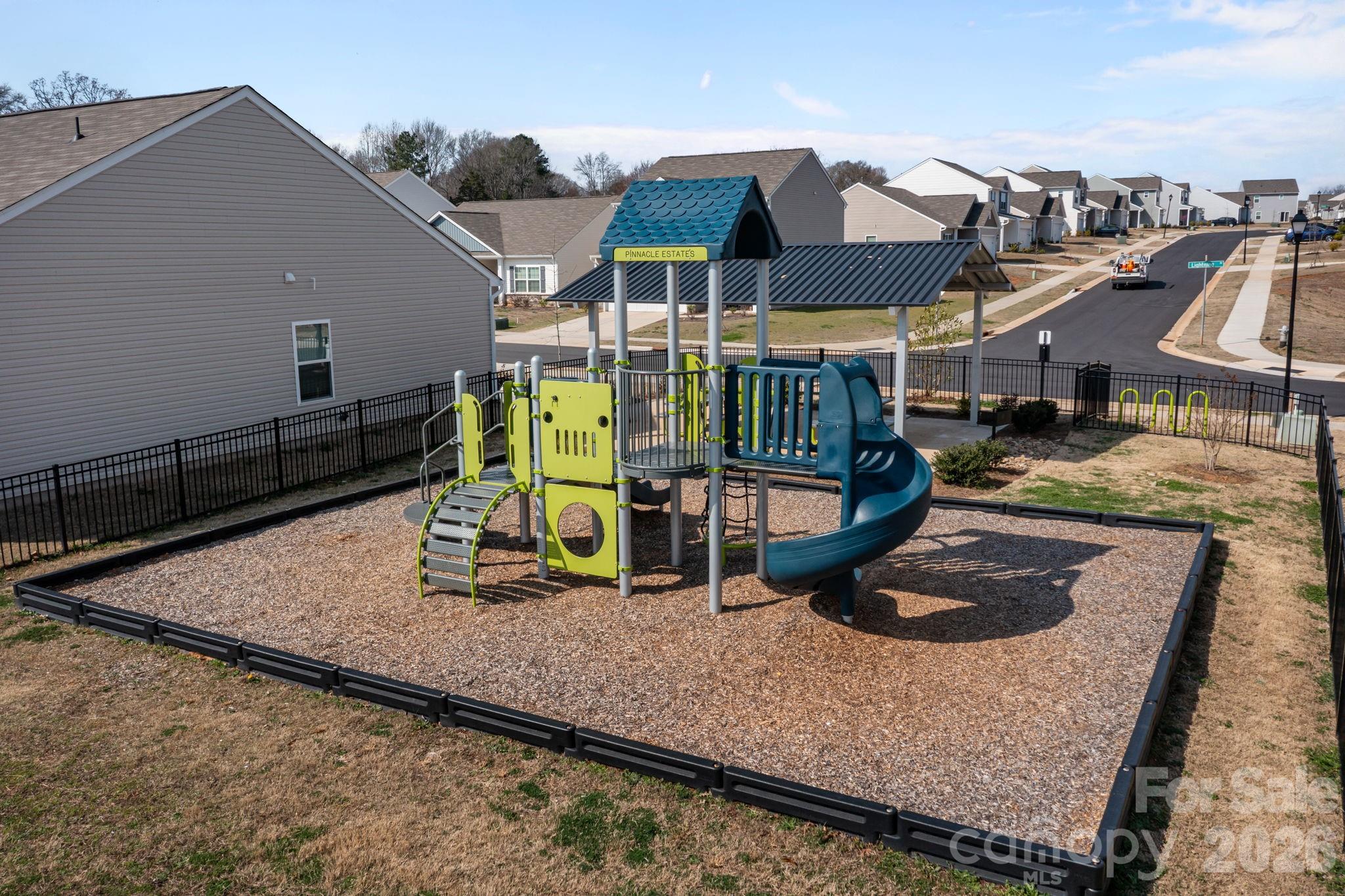 Pinnacle EstateS - Residential