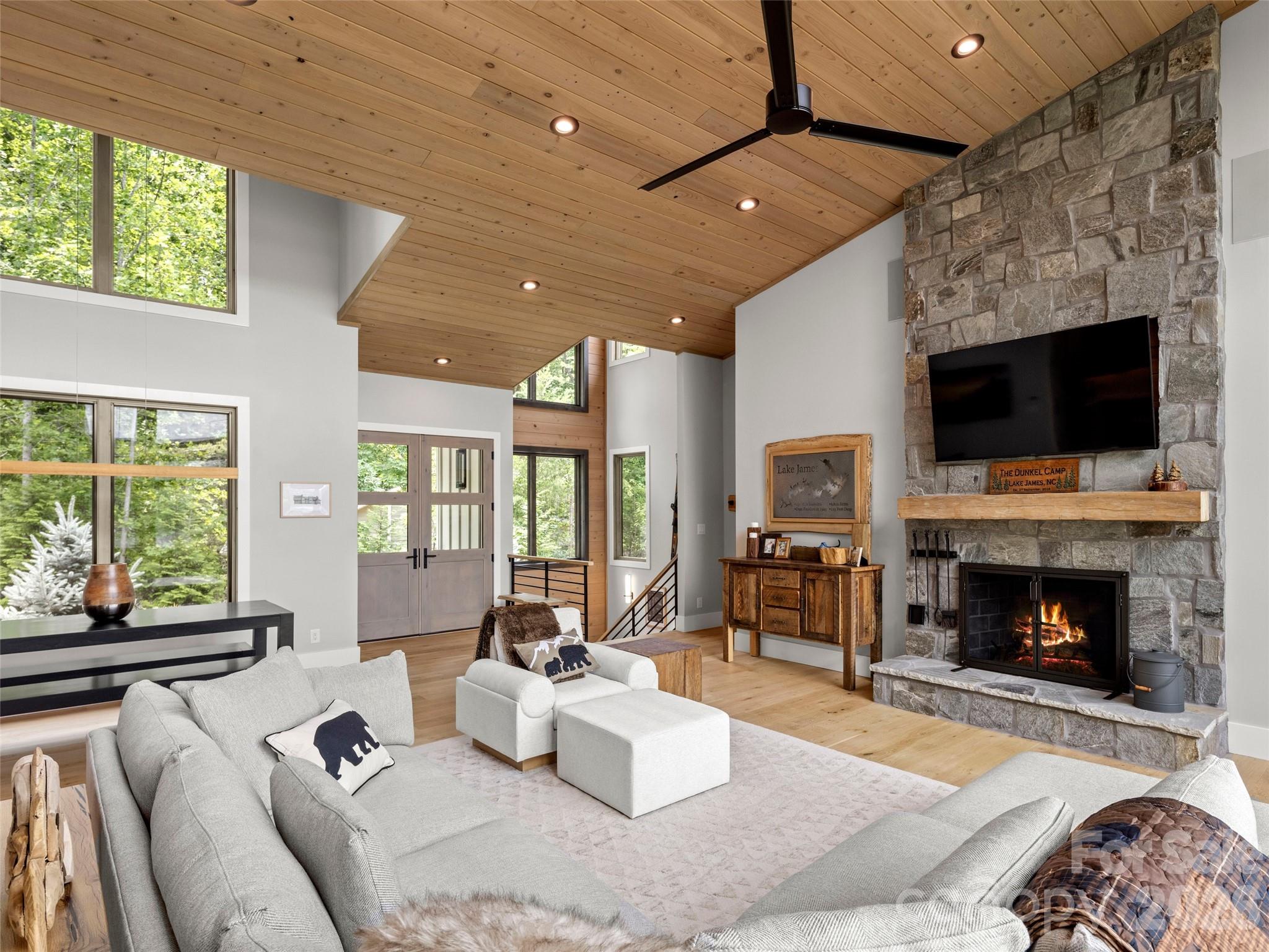 425 Dockside Drive