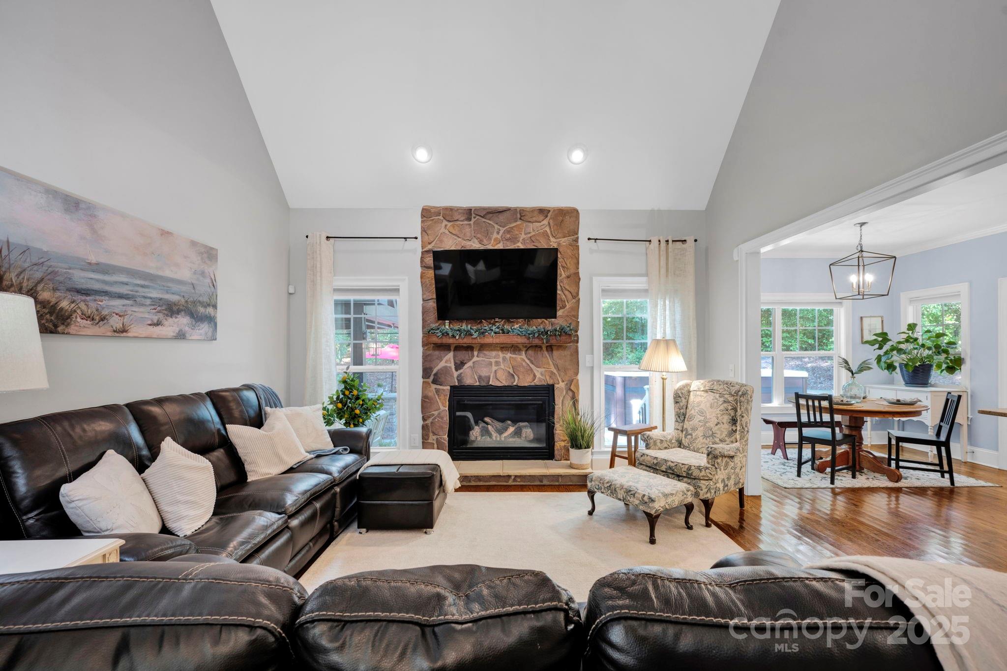 134 Lakeshore Hills Drive