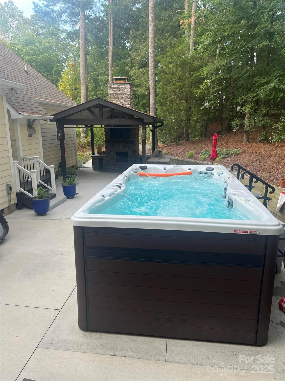 134 Lakeshore Hills Drive