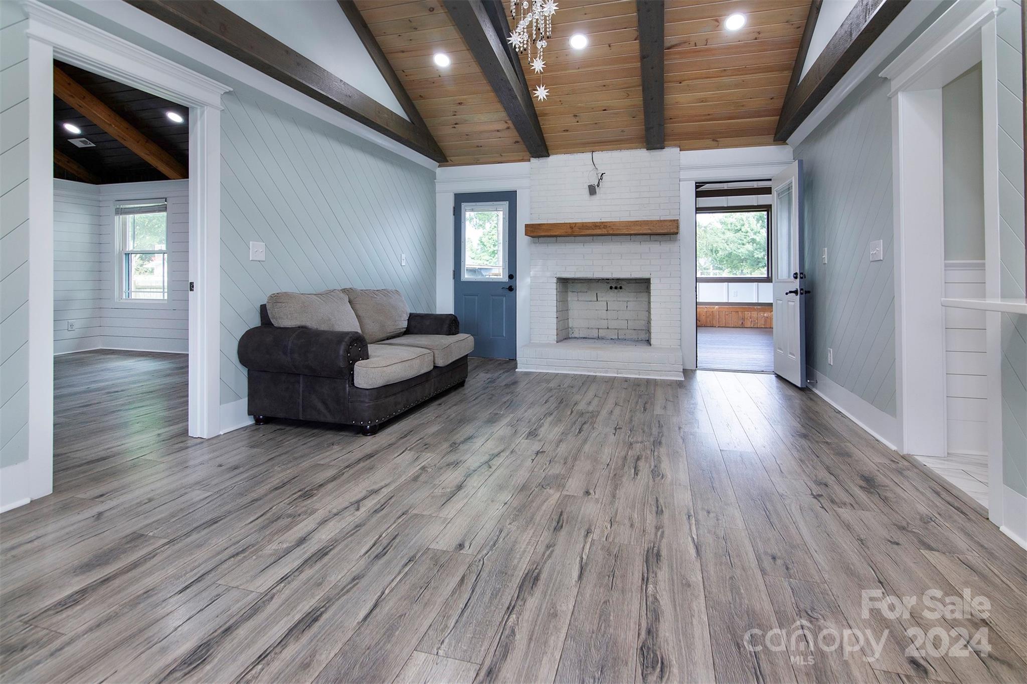 Wood Hollow - Residential