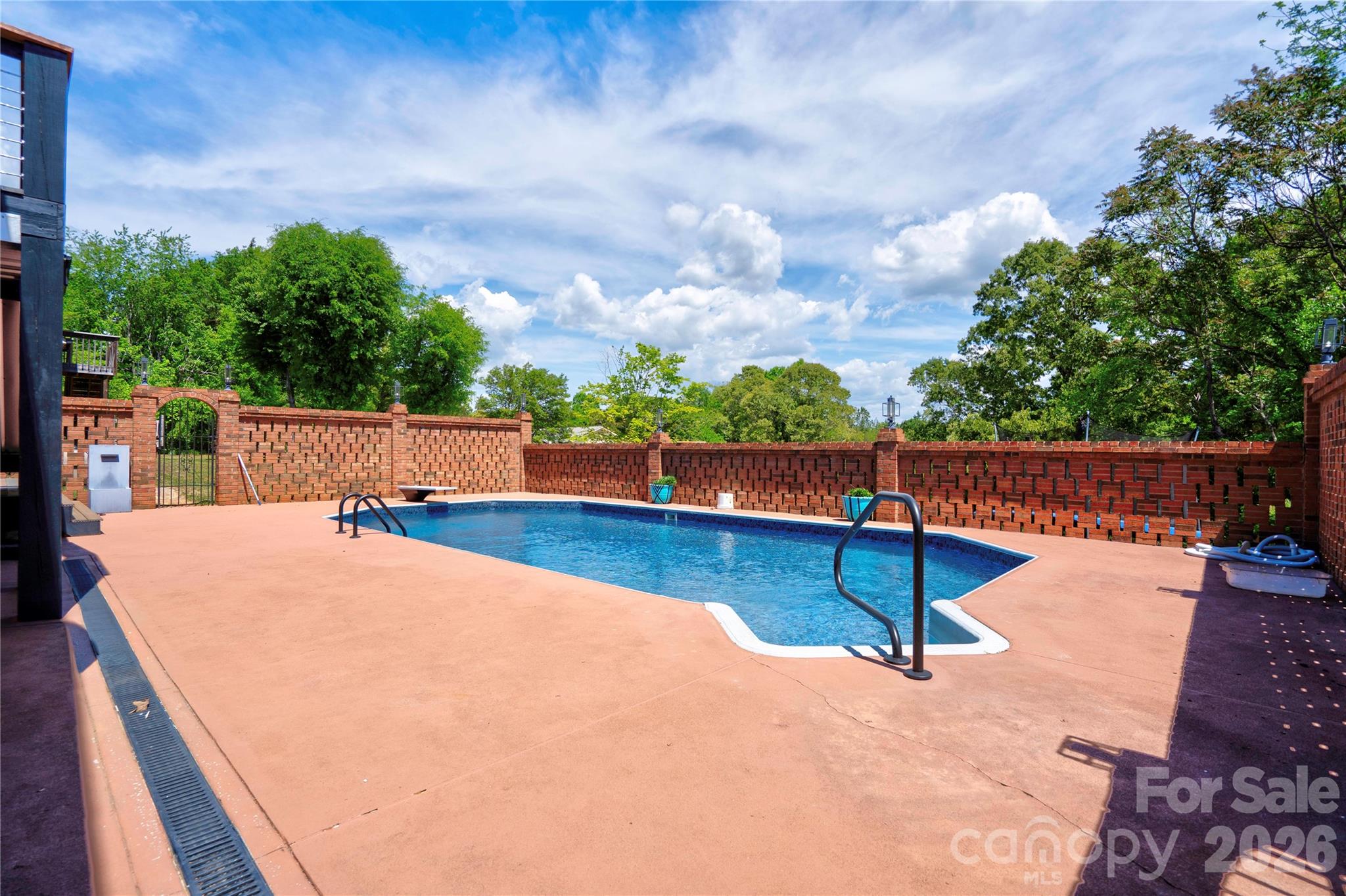 Knollwood - Residential