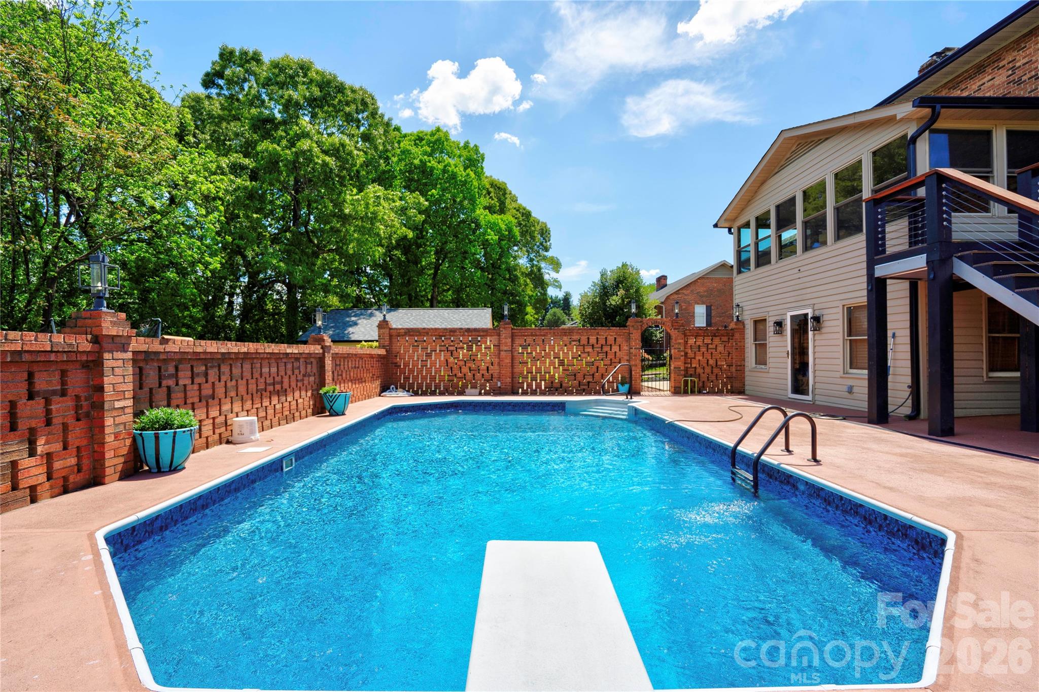 Knollwood - Residential