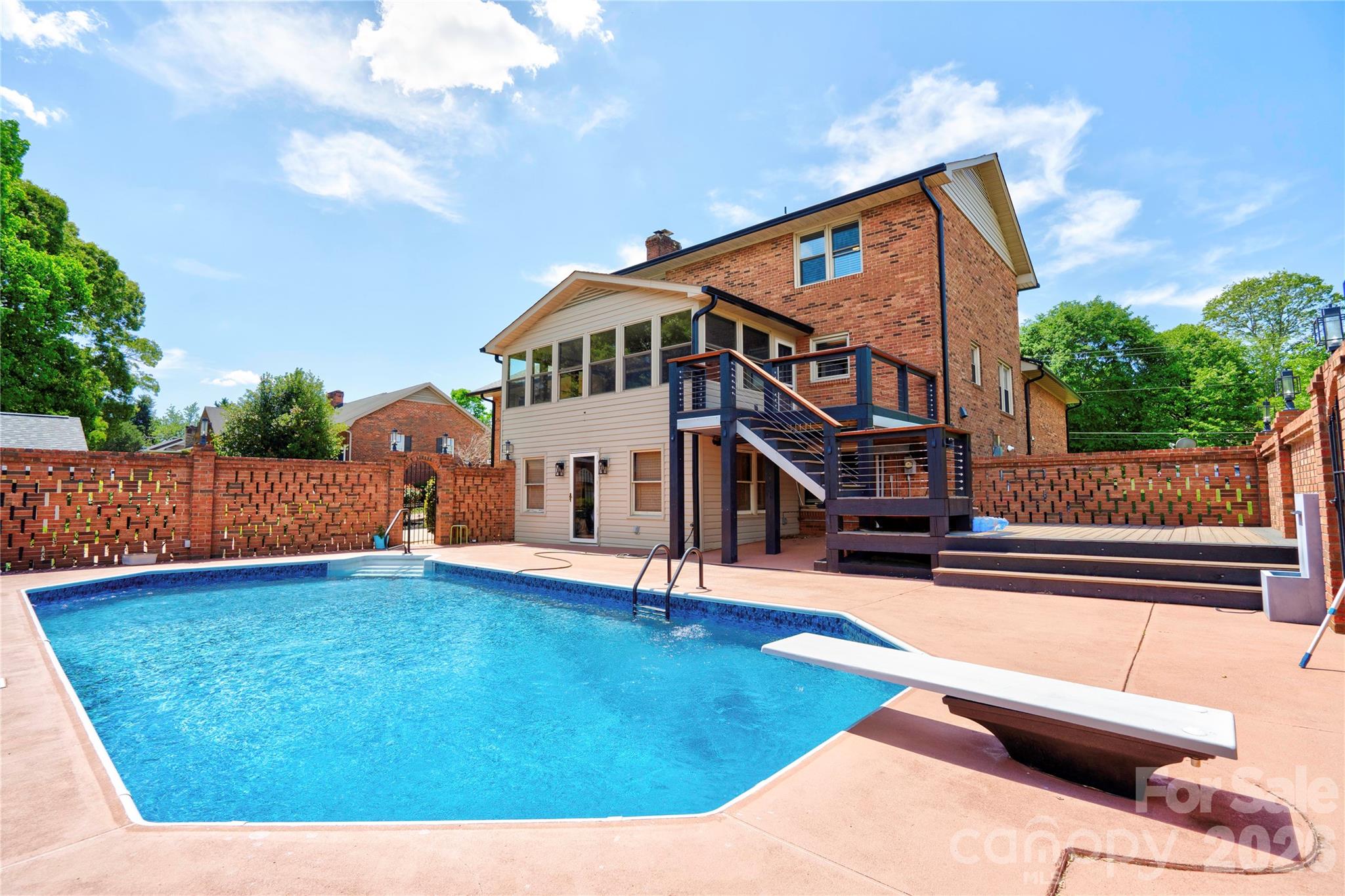 Knollwood - Residential