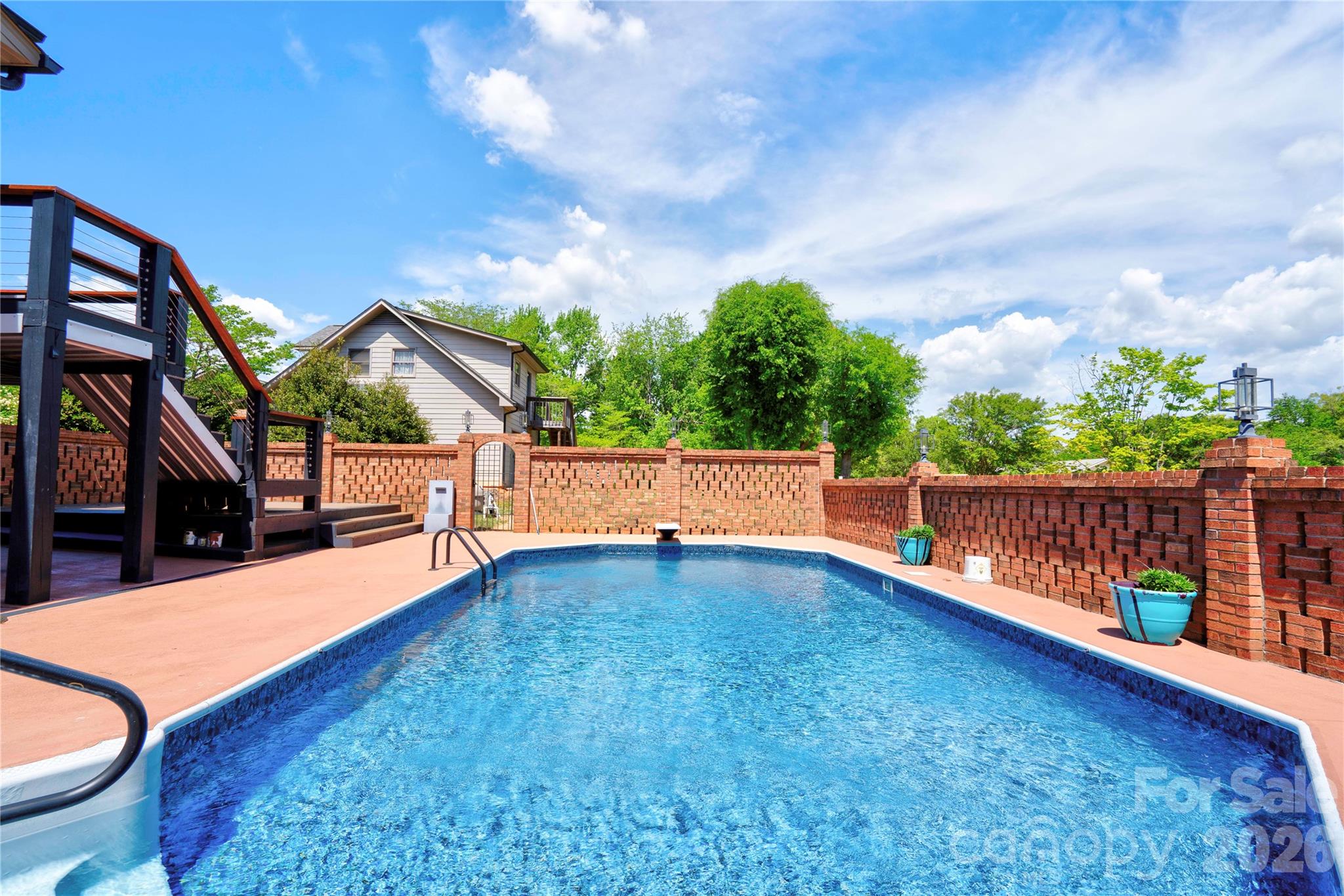 Knollwood - Residential