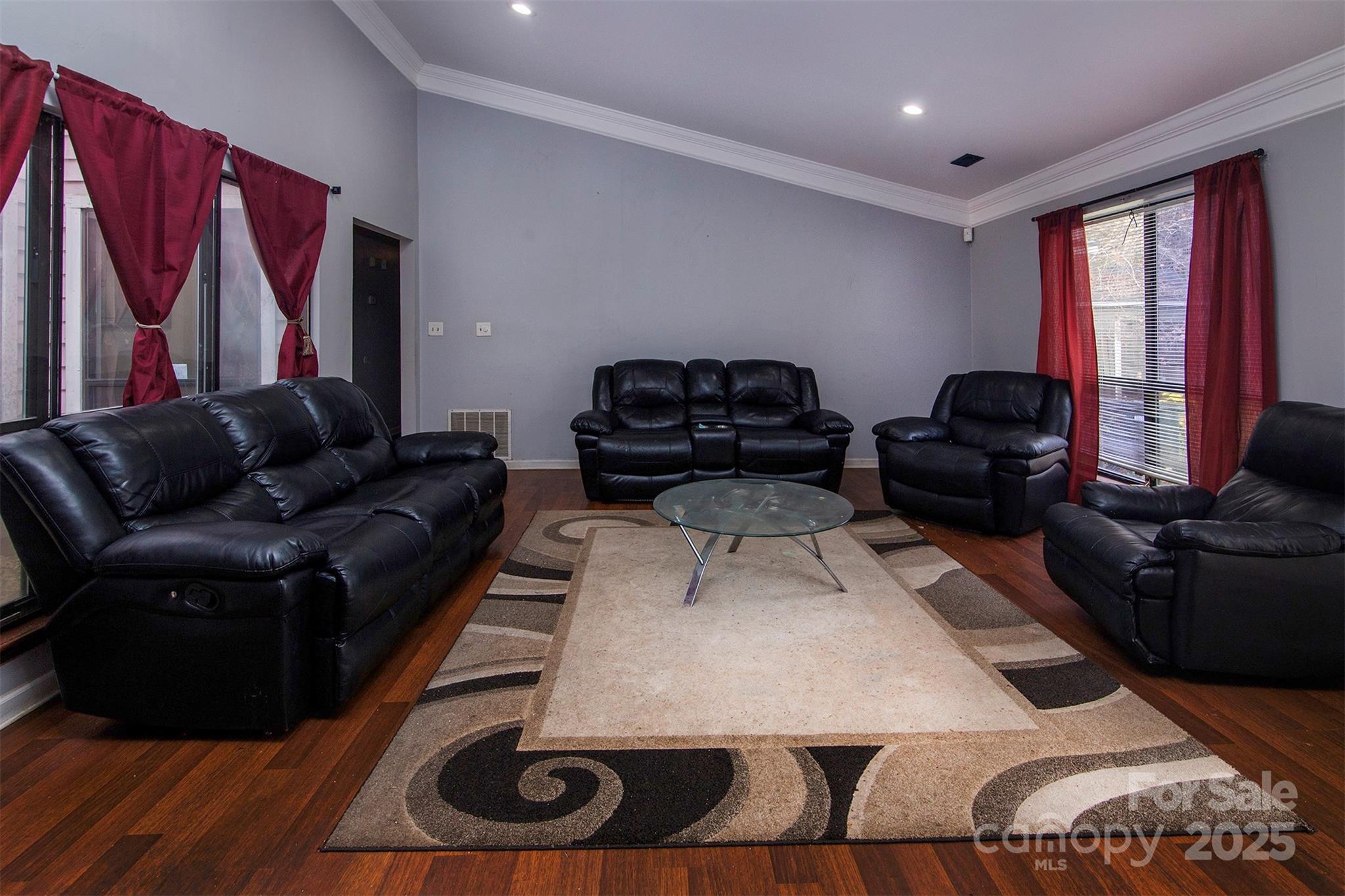 4715 Cricklewood Lane