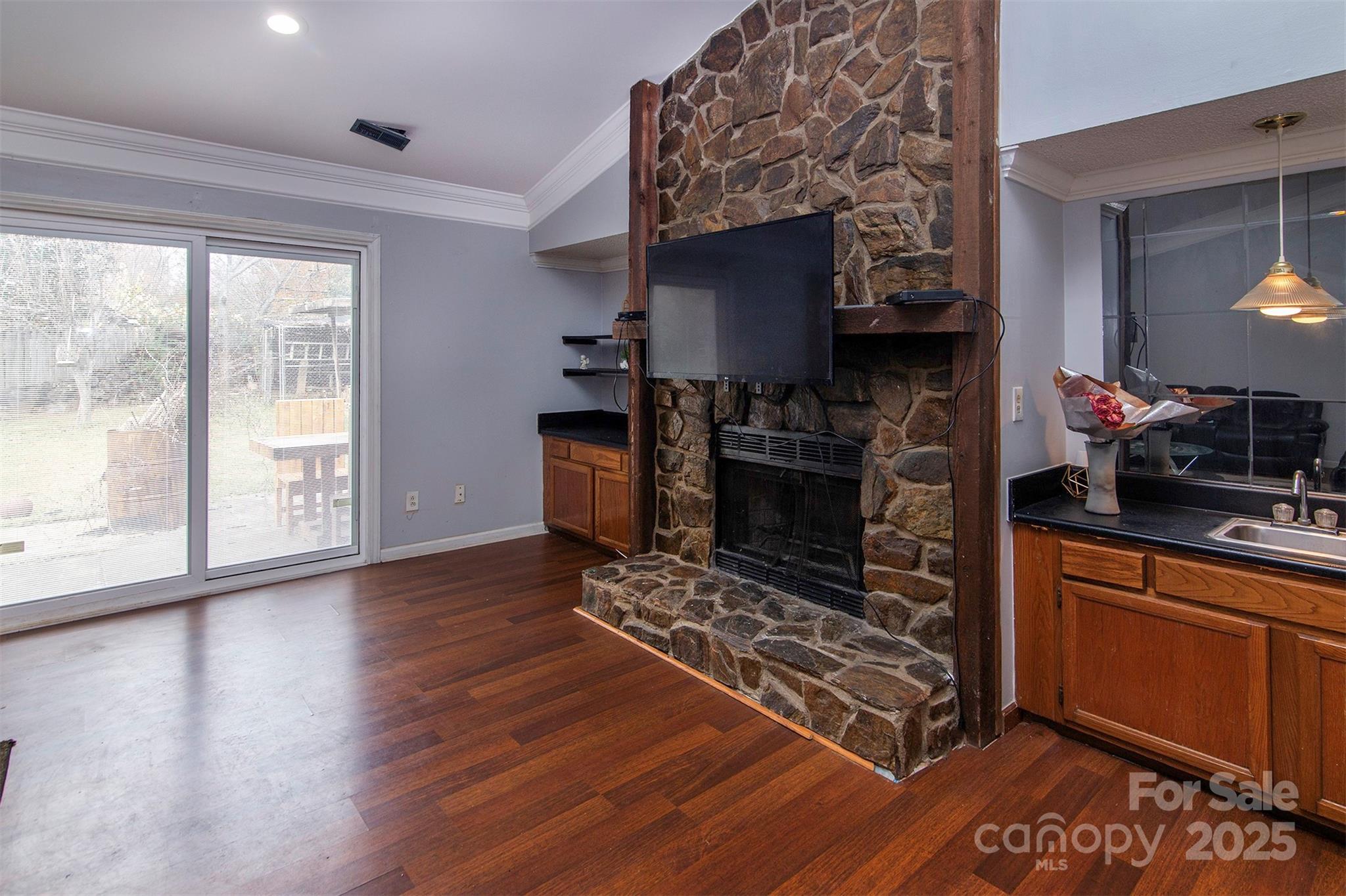 4715 Cricklewood Lane