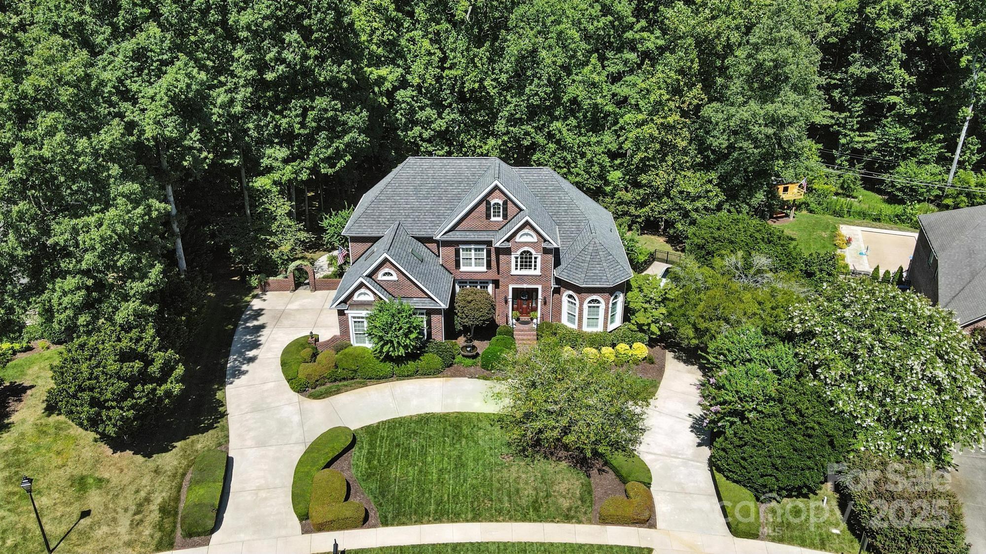 6525 Robin Hollow Drive