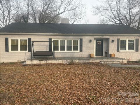 Photo of 310 N Highland Street, Gastonia, NC 28052 (MLS # 4342645)
